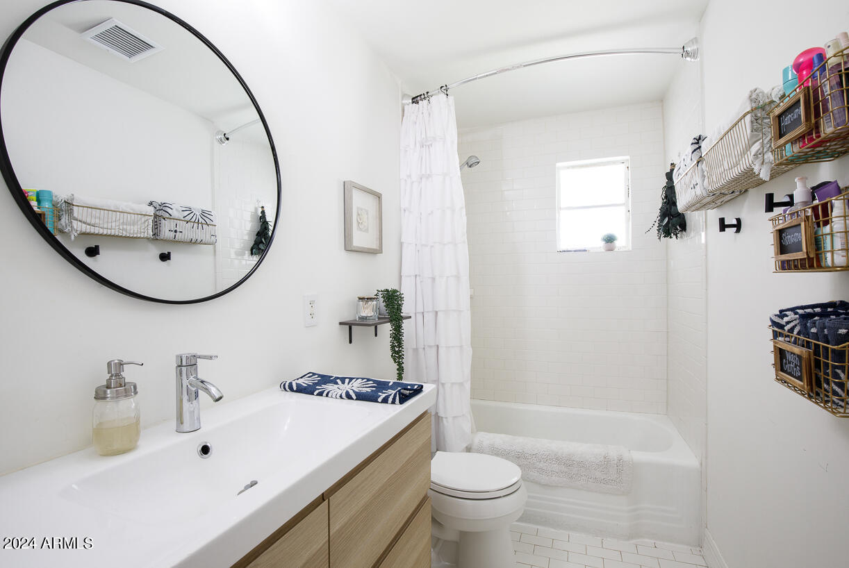 144 W PIERSON Street