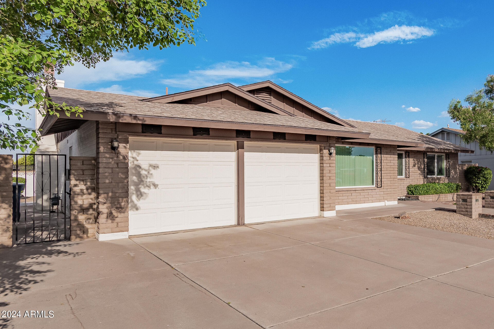 5337 S HAZELTON Lane