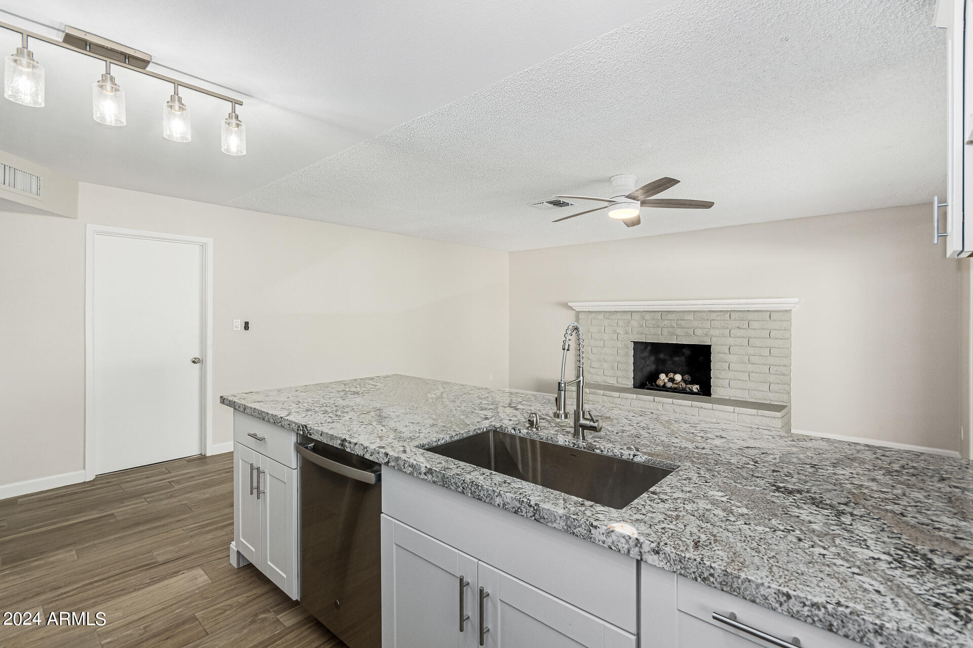 5337 S HAZELTON Lane