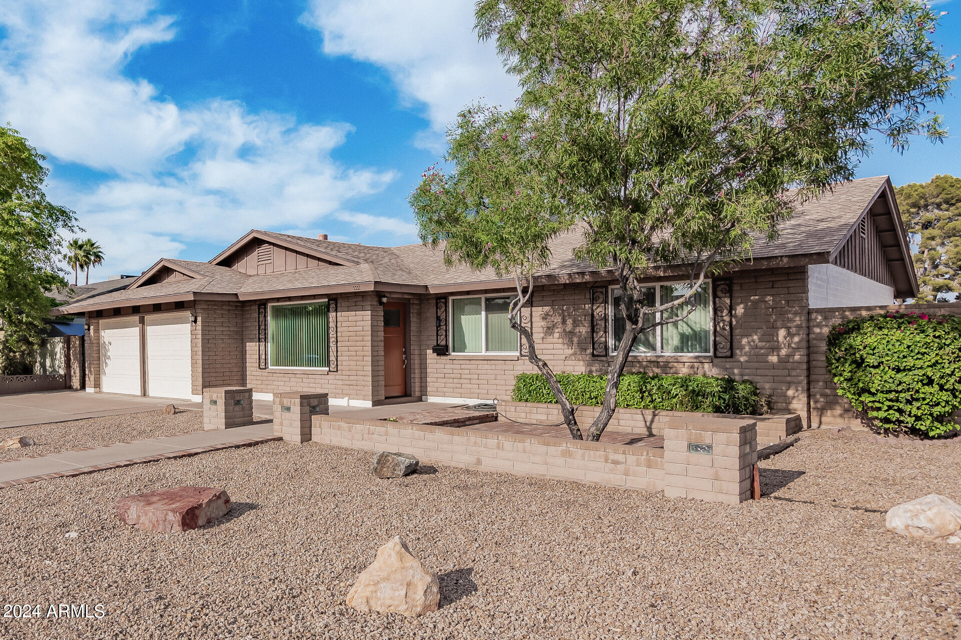 5337 S HAZELTON Lane