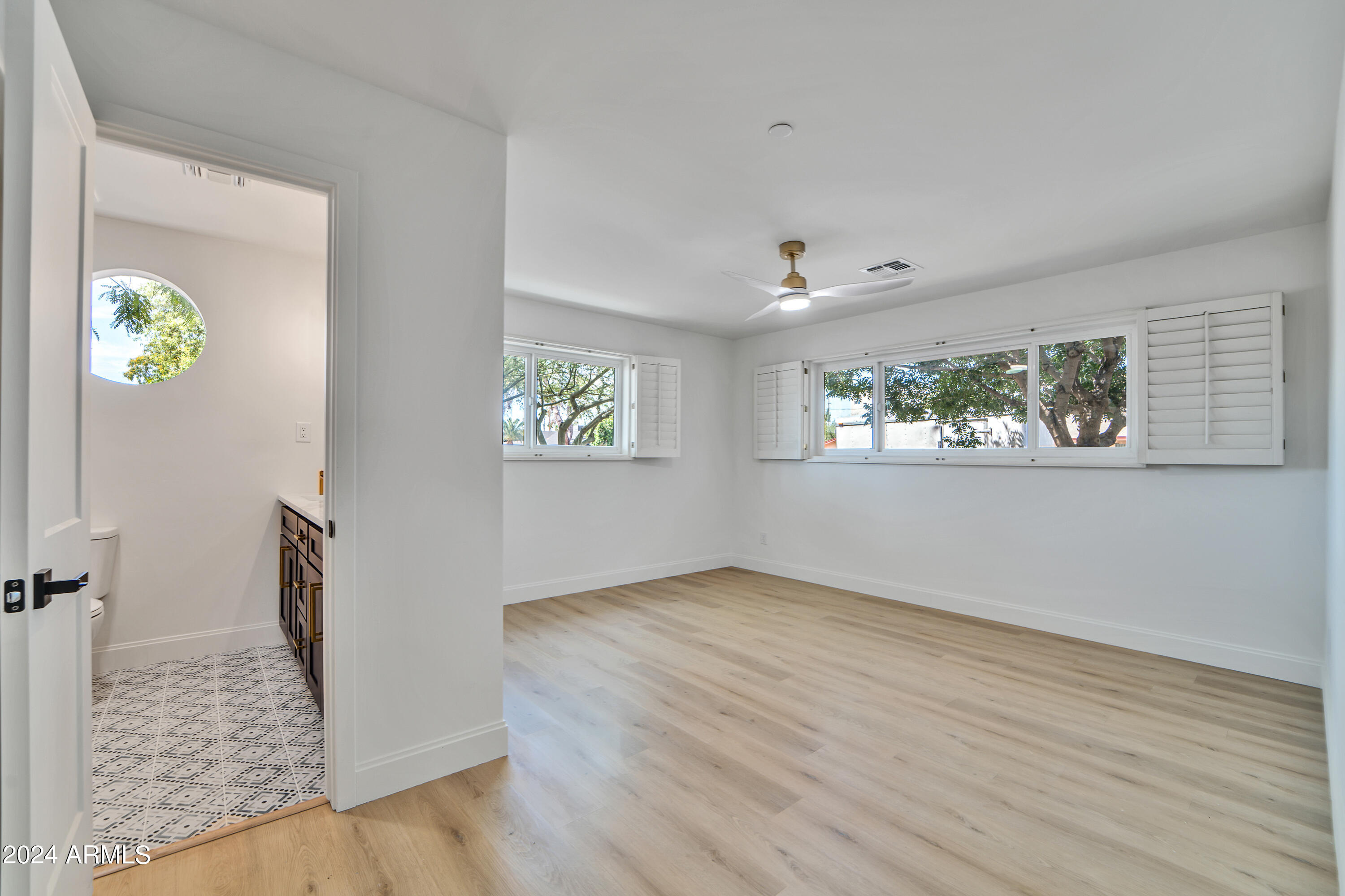 8032 E WILSHIRE Drive
