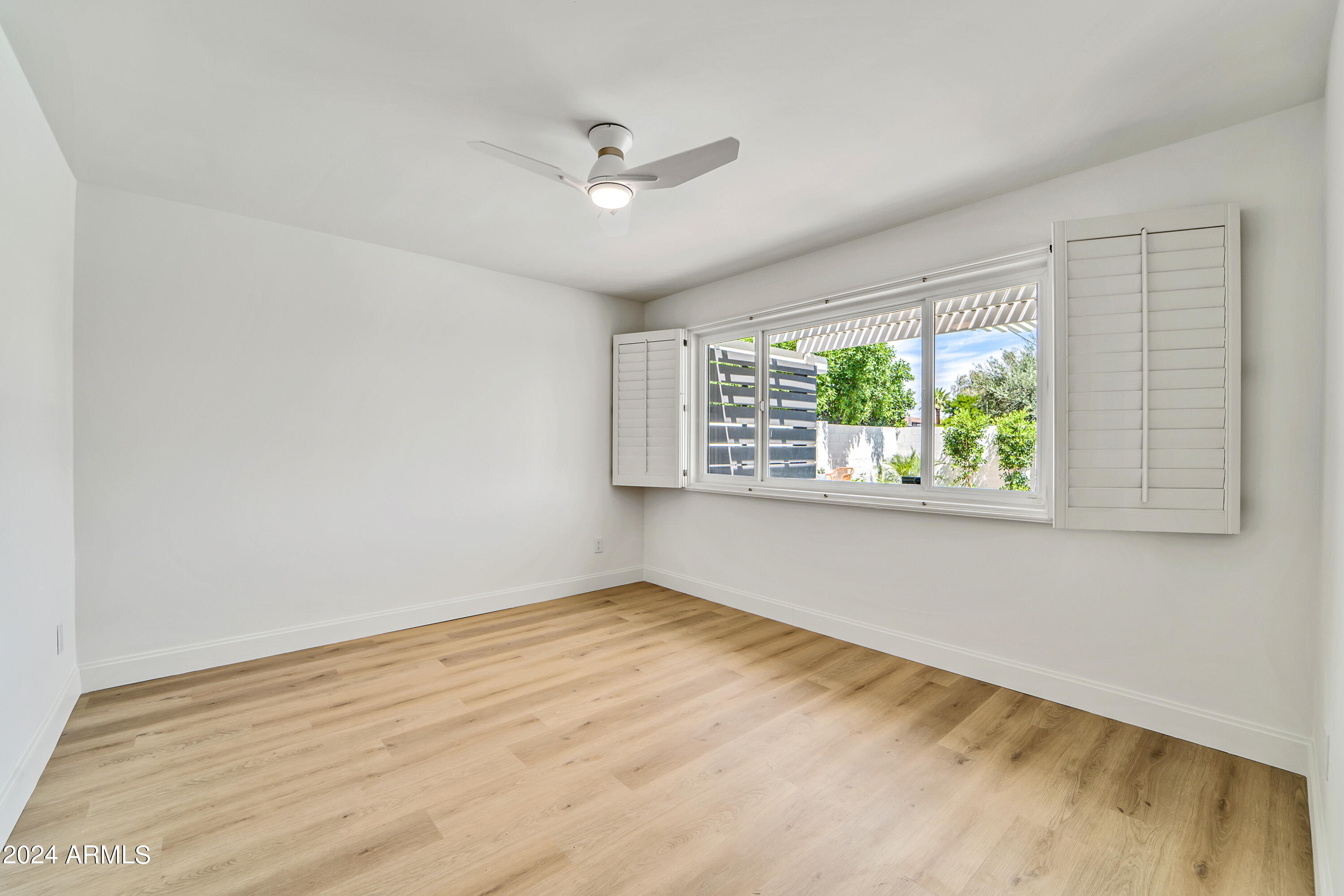 8032 E WILSHIRE Drive