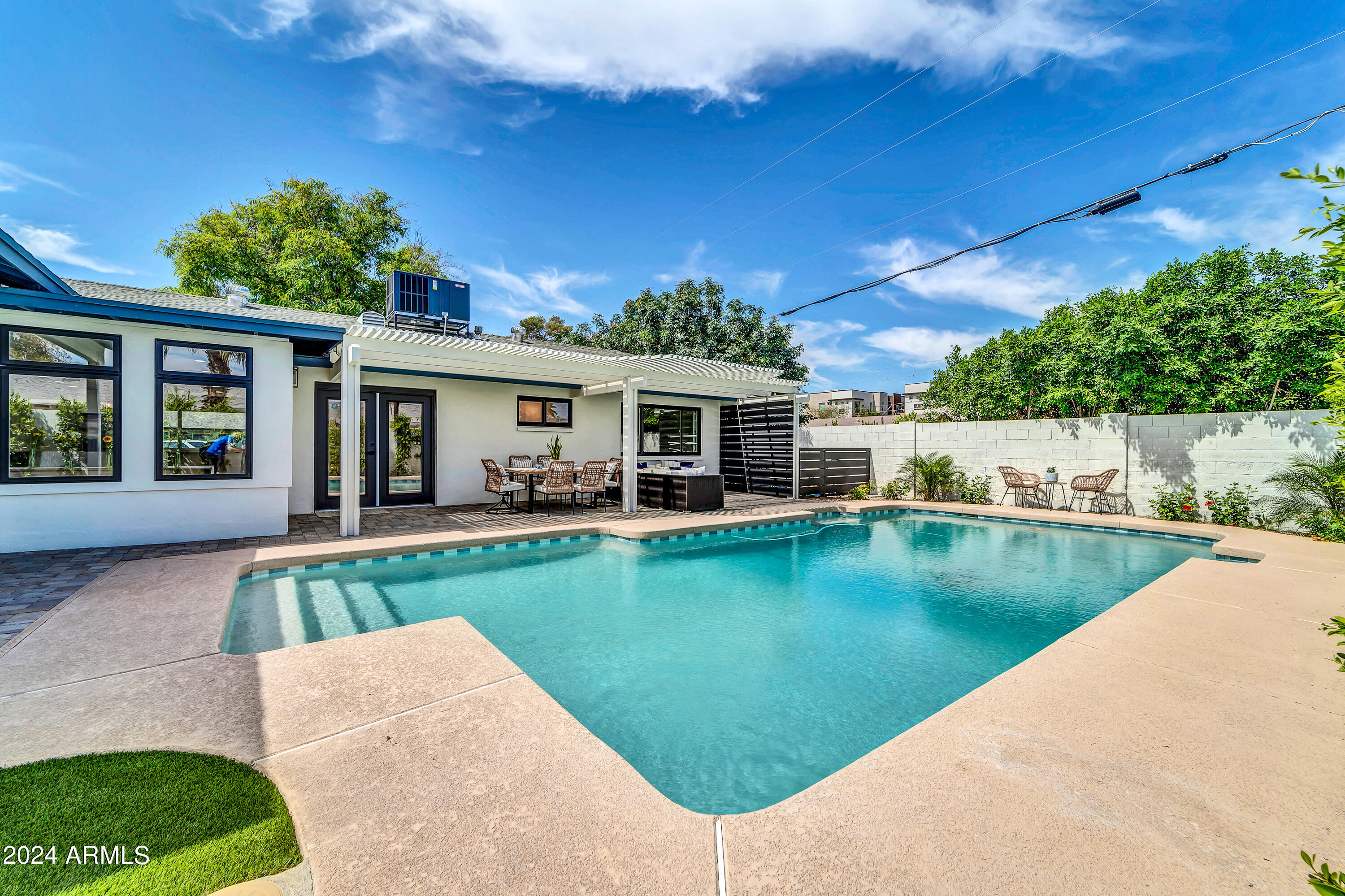 8032 E WILSHIRE Drive
