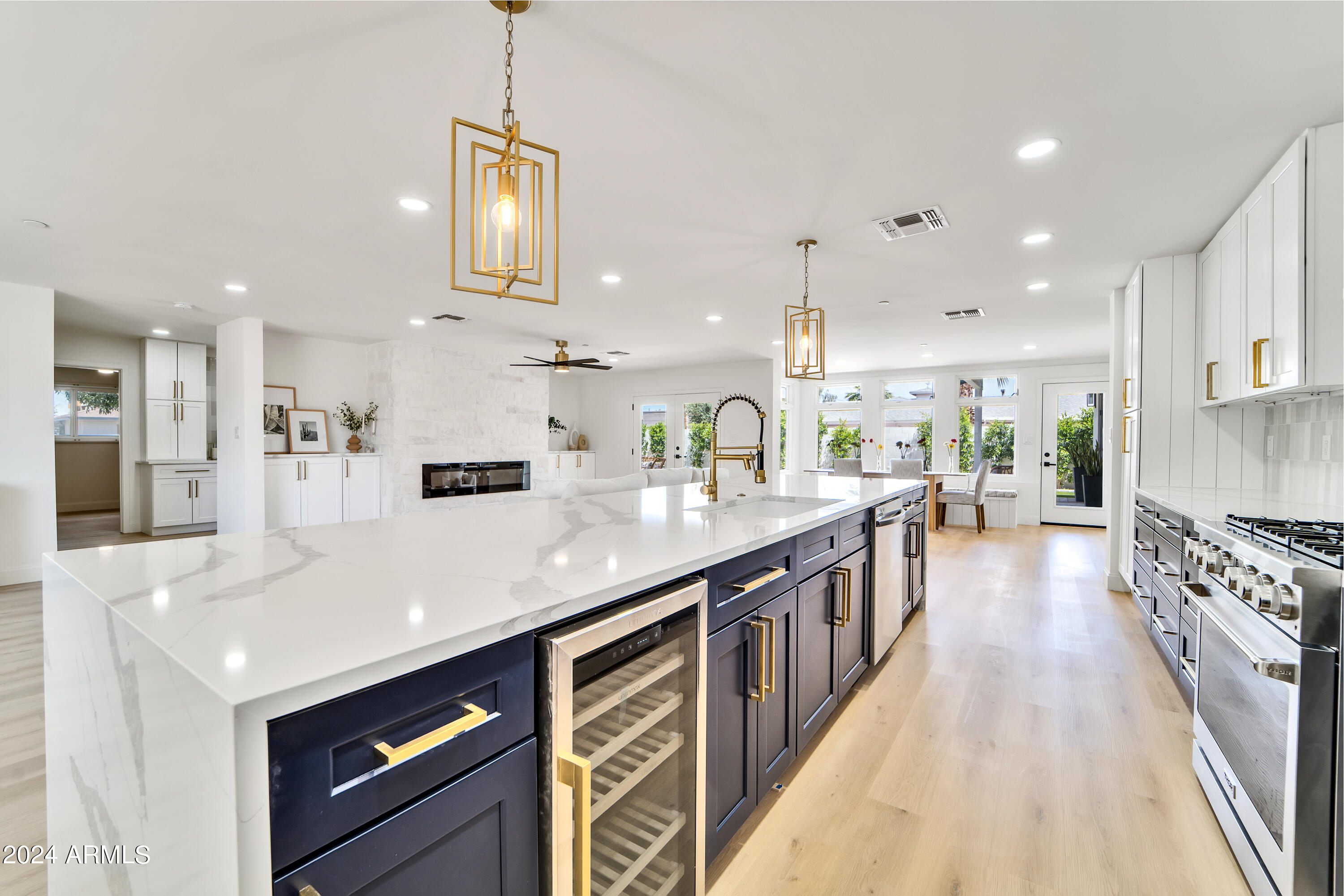 8032 E WILSHIRE Drive