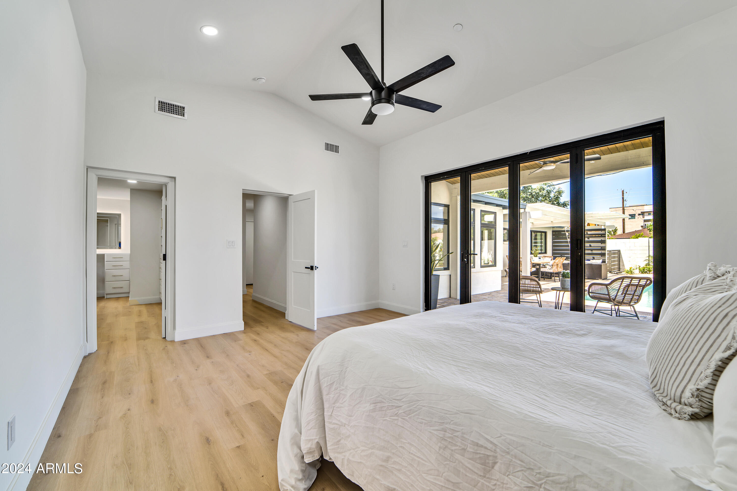 8032 E WILSHIRE Drive