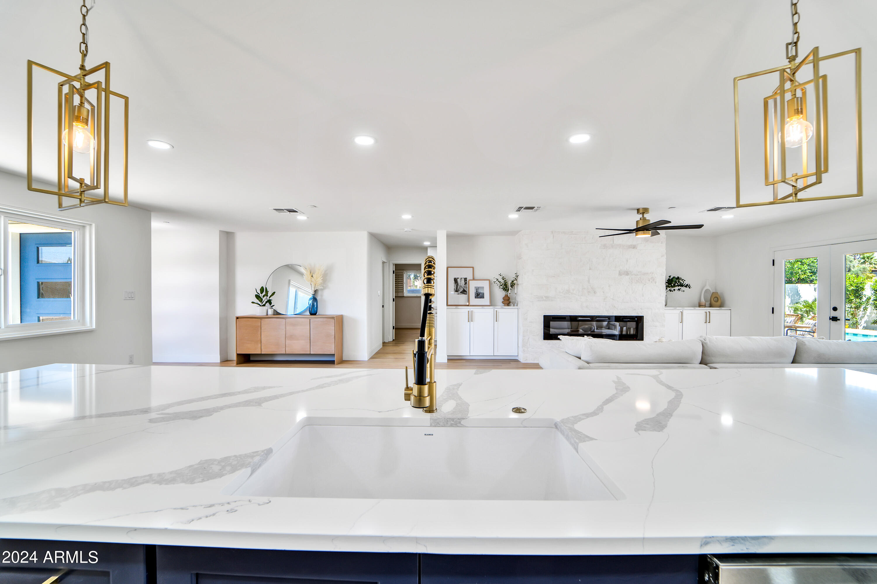 8032 E WILSHIRE Drive