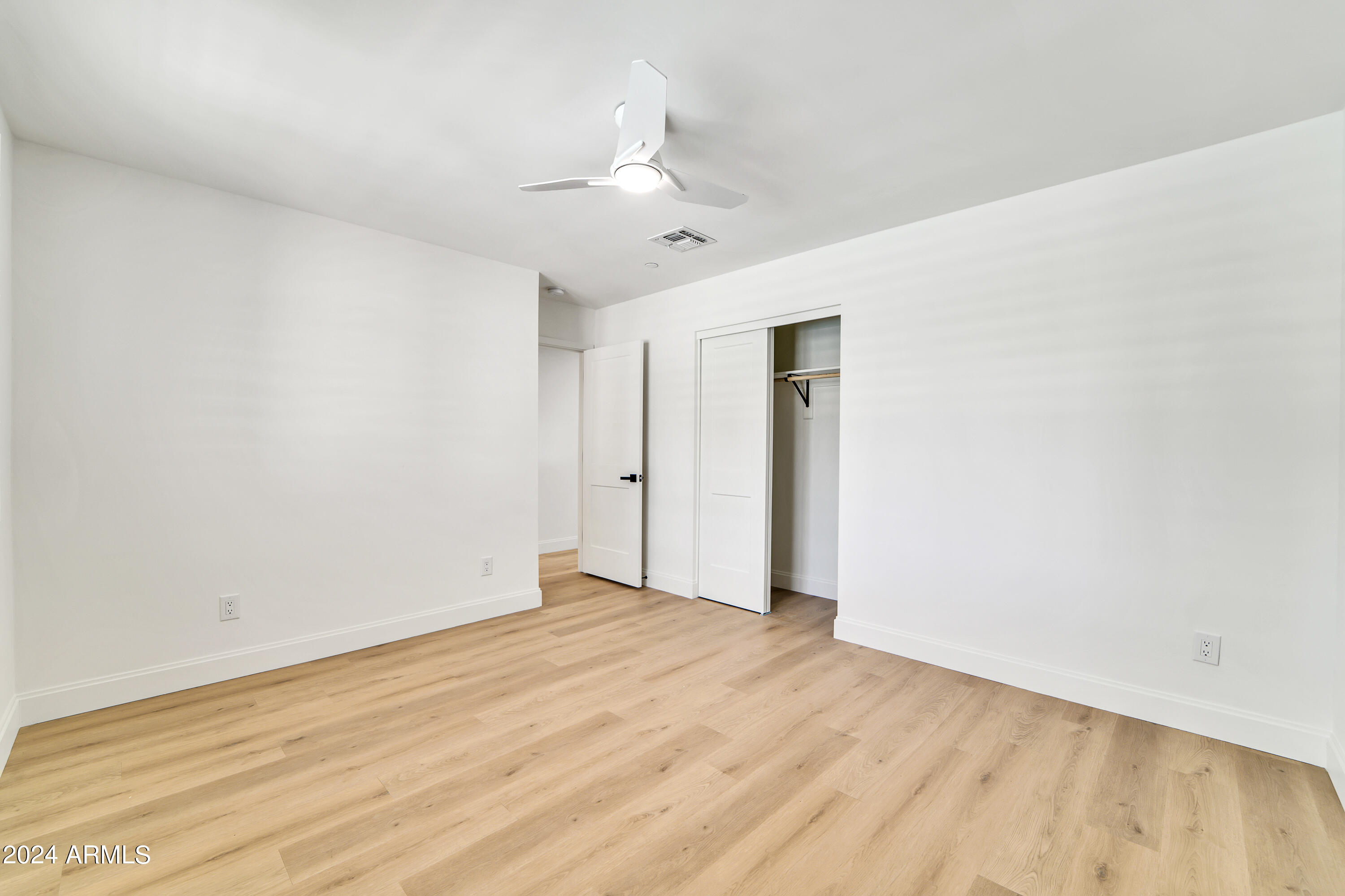 8032 E WILSHIRE Drive