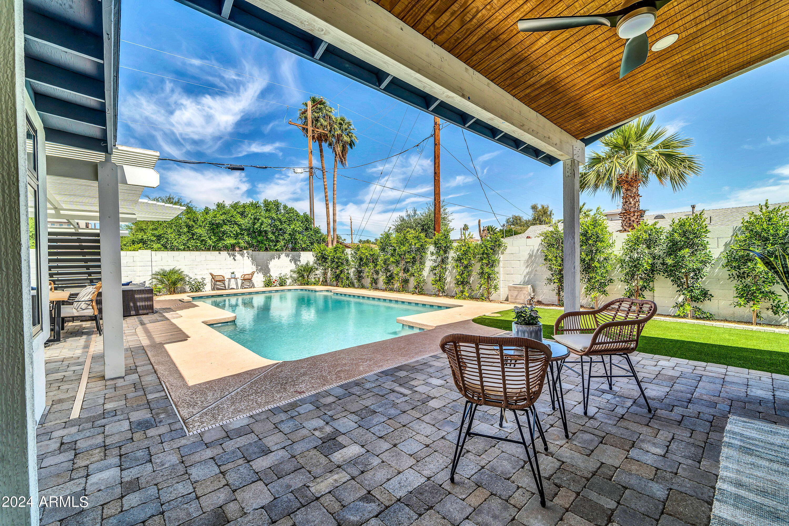 8032 E WILSHIRE Drive