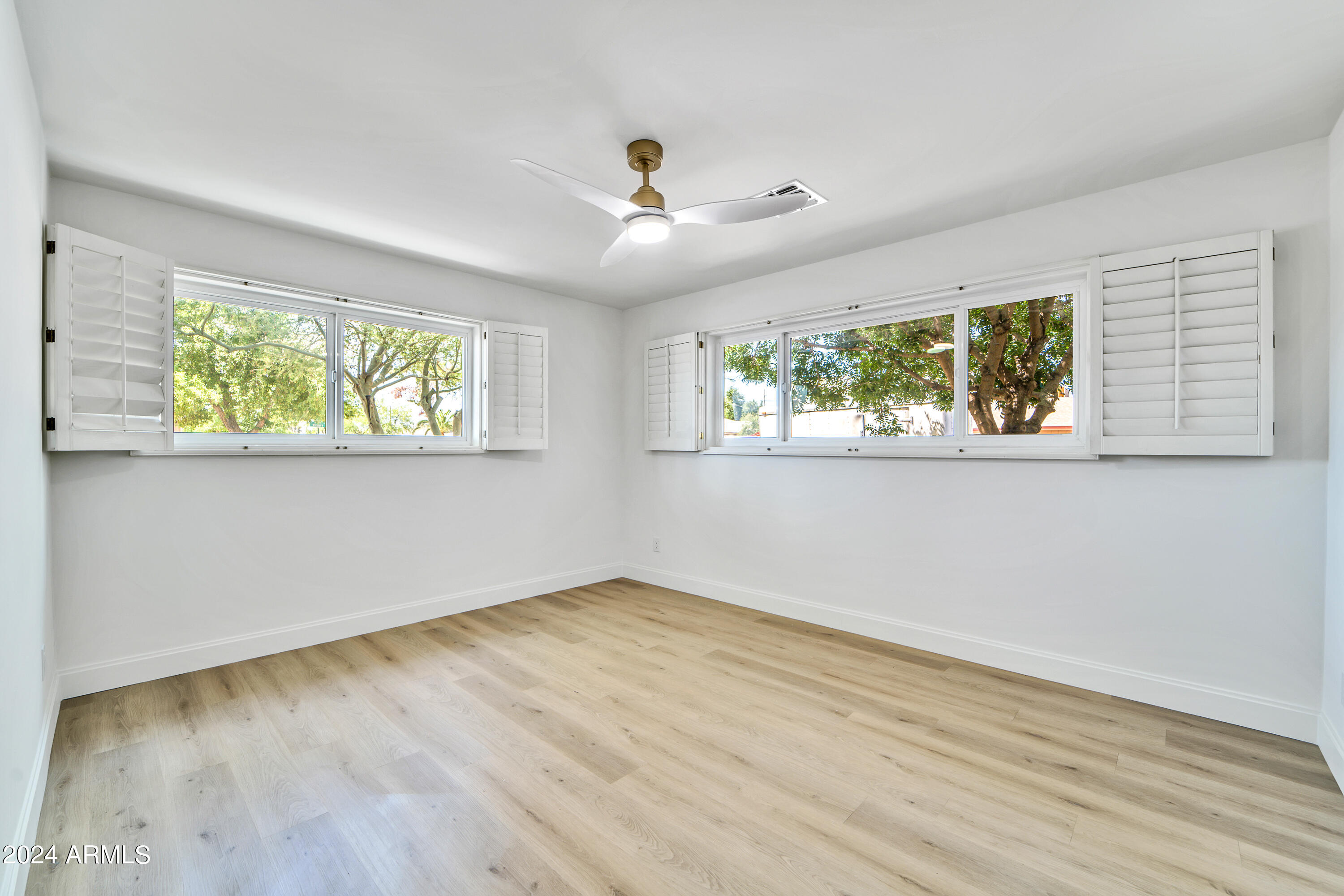 8032 E WILSHIRE Drive