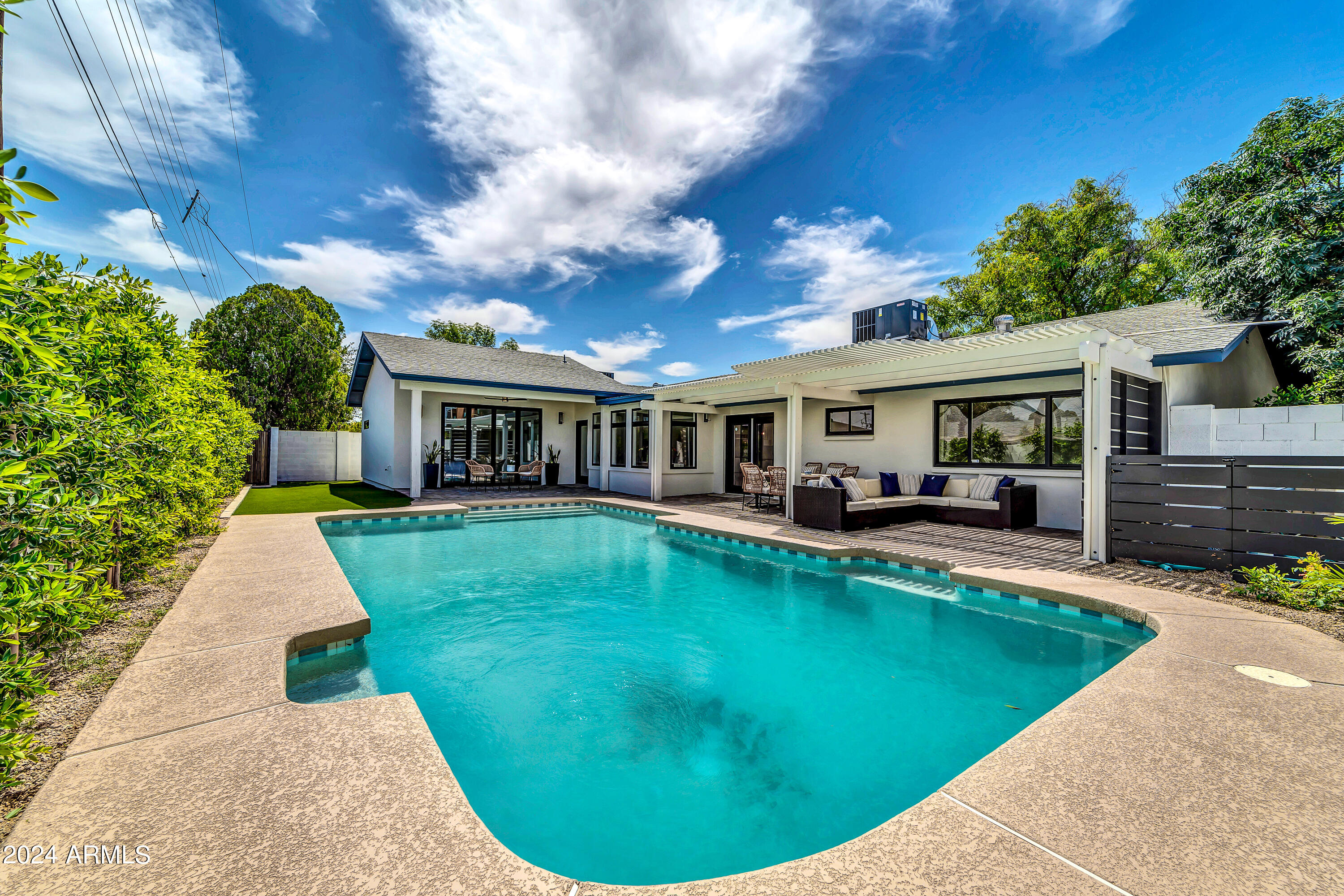 8032 E WILSHIRE Drive