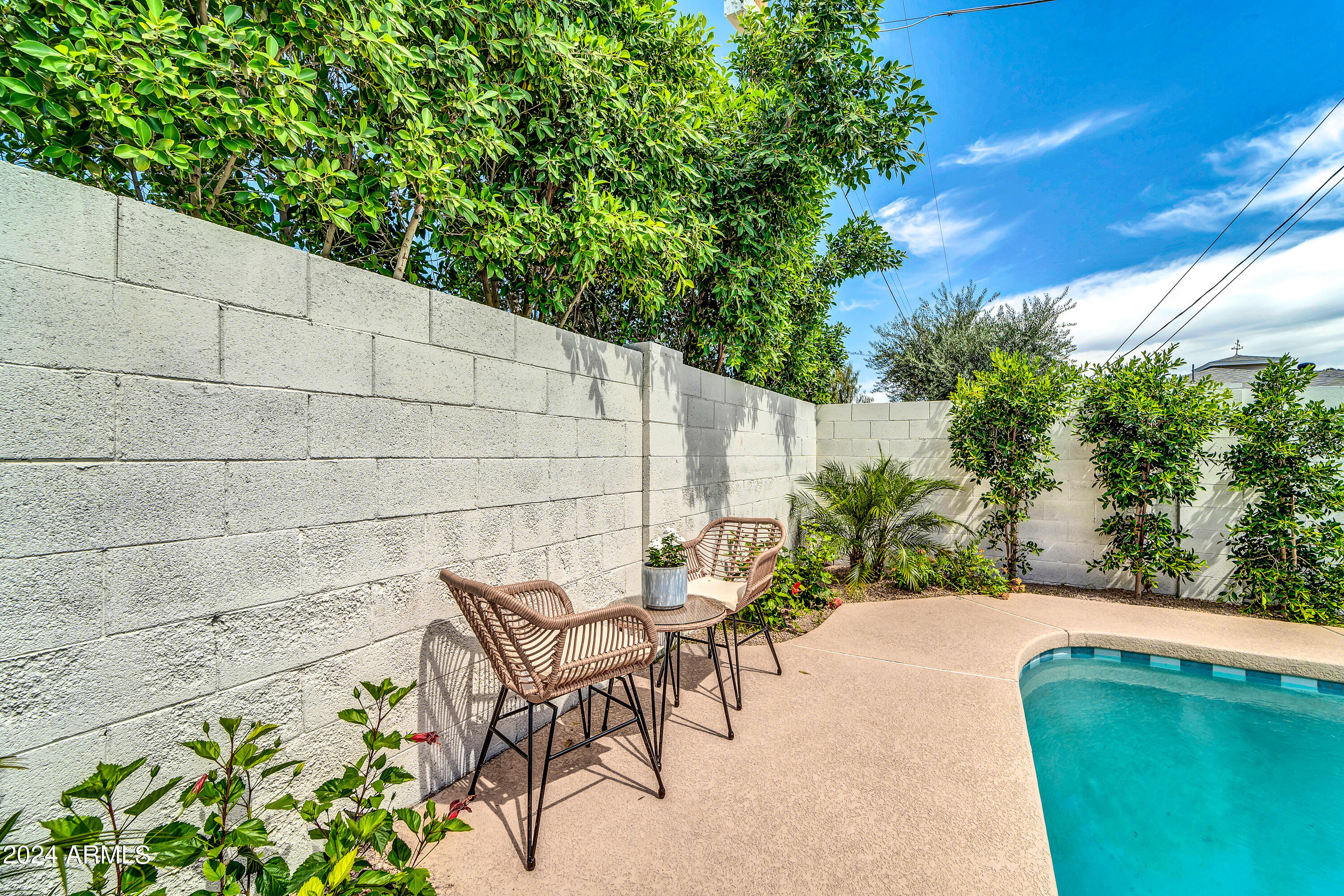 8032 E WILSHIRE Drive