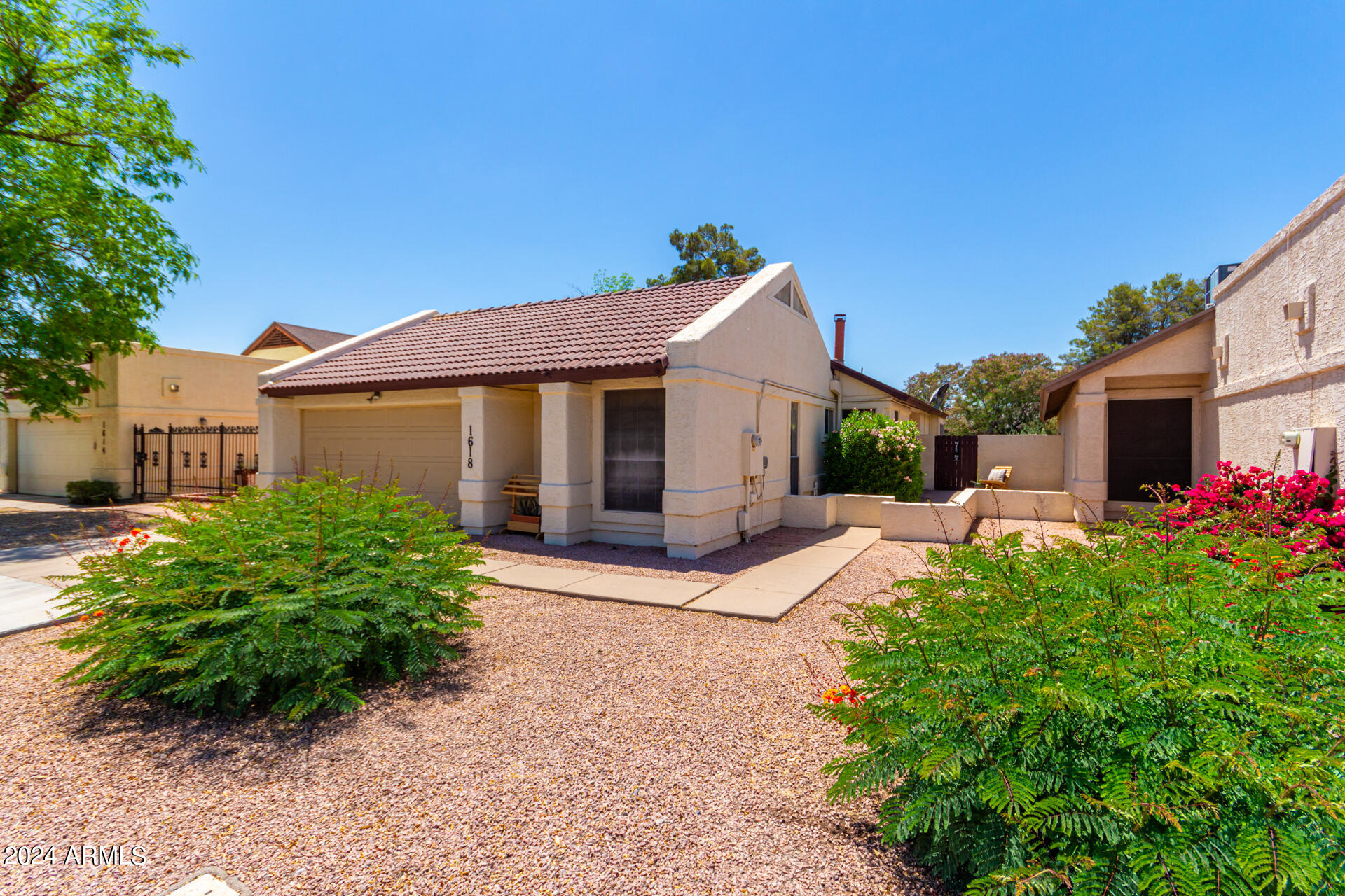 1618 N COMANCHE Drive
