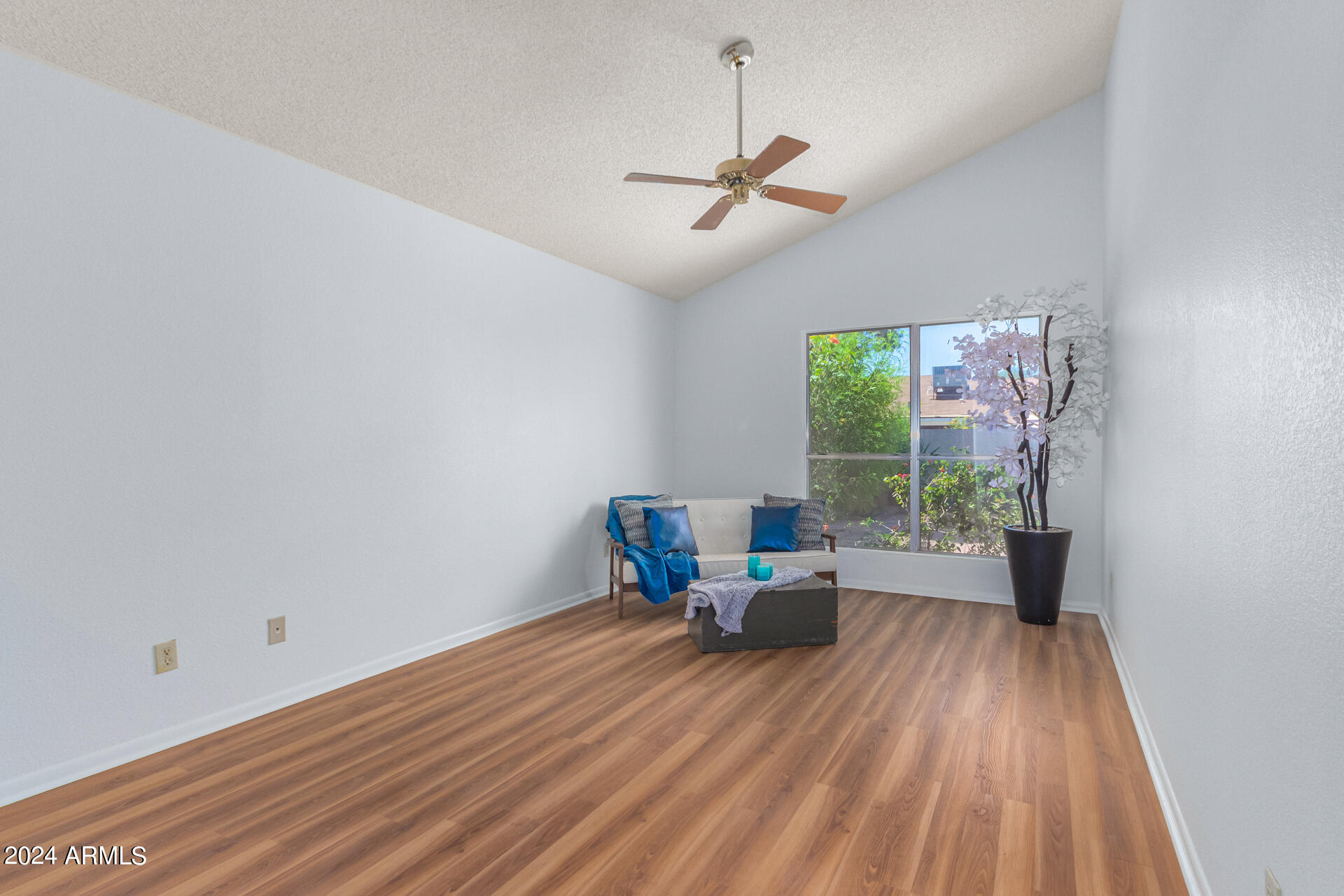 1618 N COMANCHE Drive