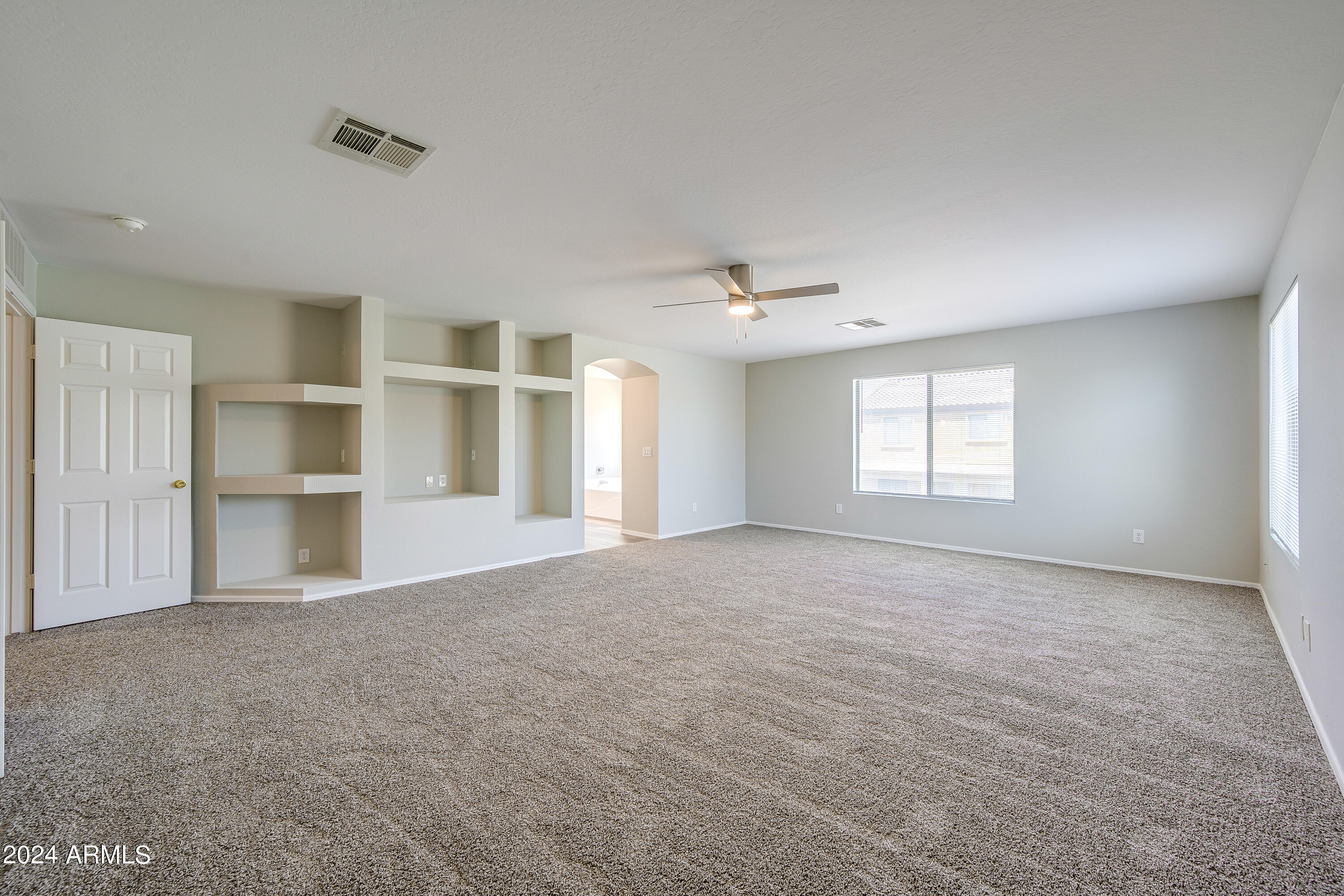 23582 W WAYLAND Drive
