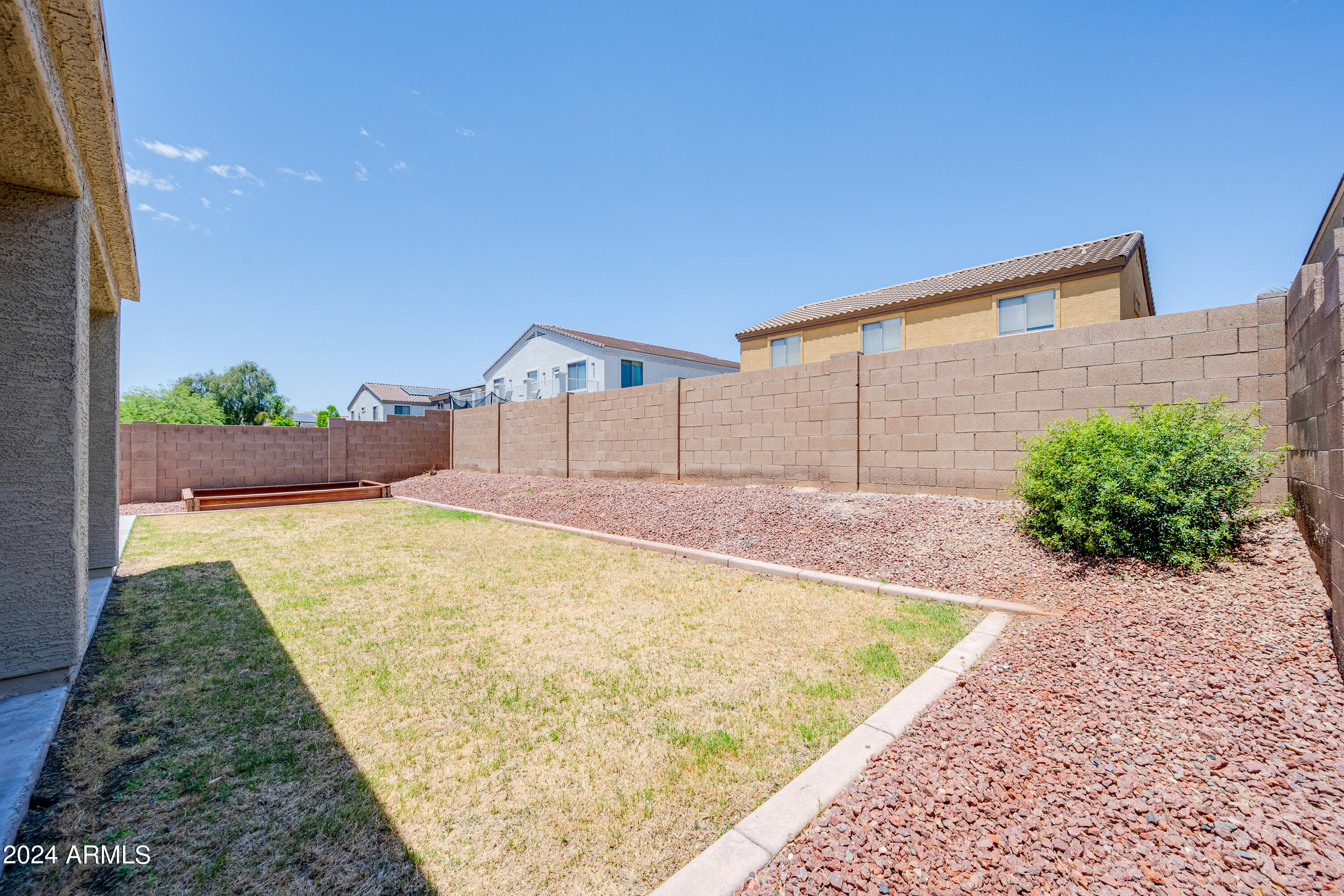23582 W WAYLAND Drive