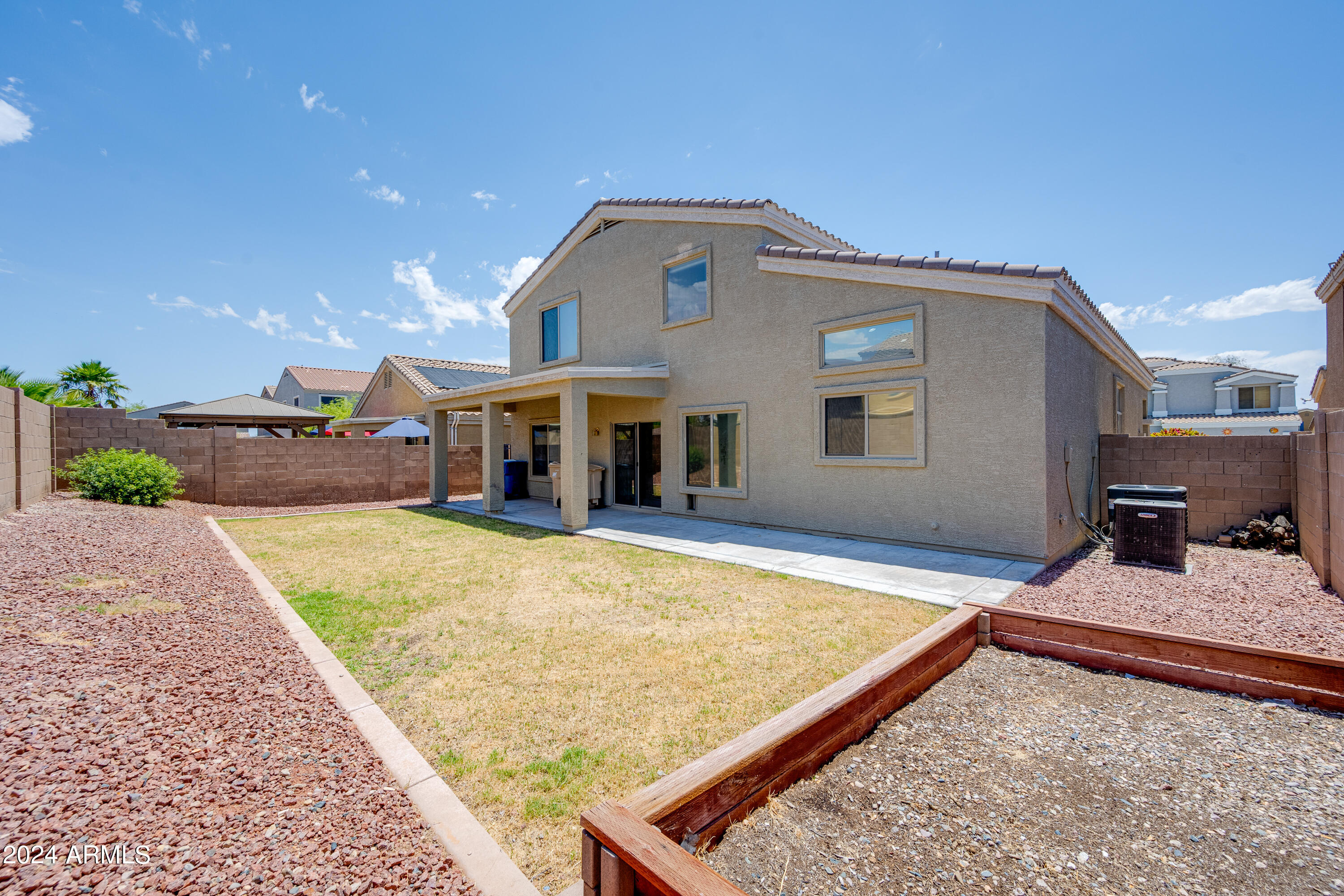 23582 W WAYLAND Drive