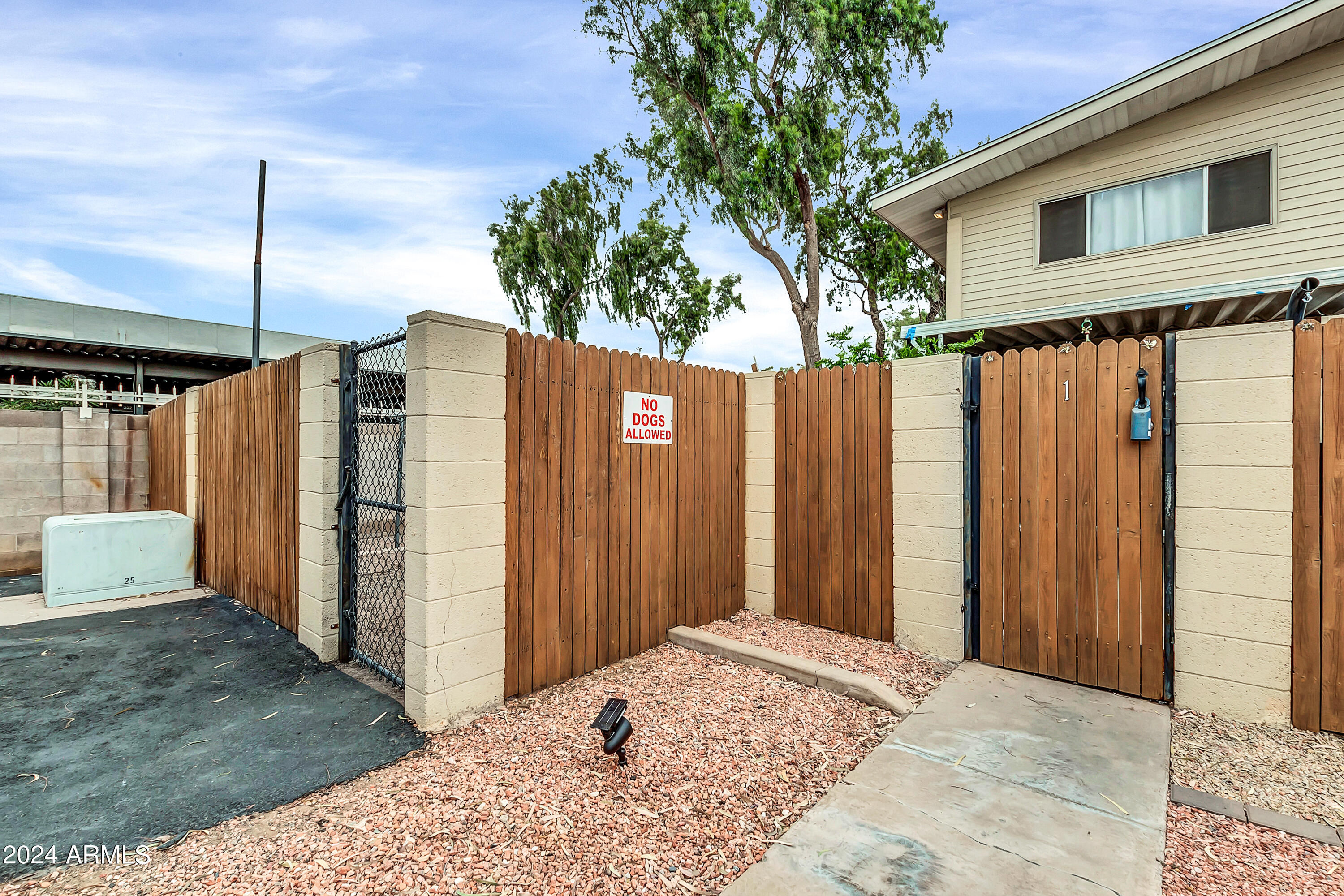 2631 W ROSE Lane # 1 Unit: B-1