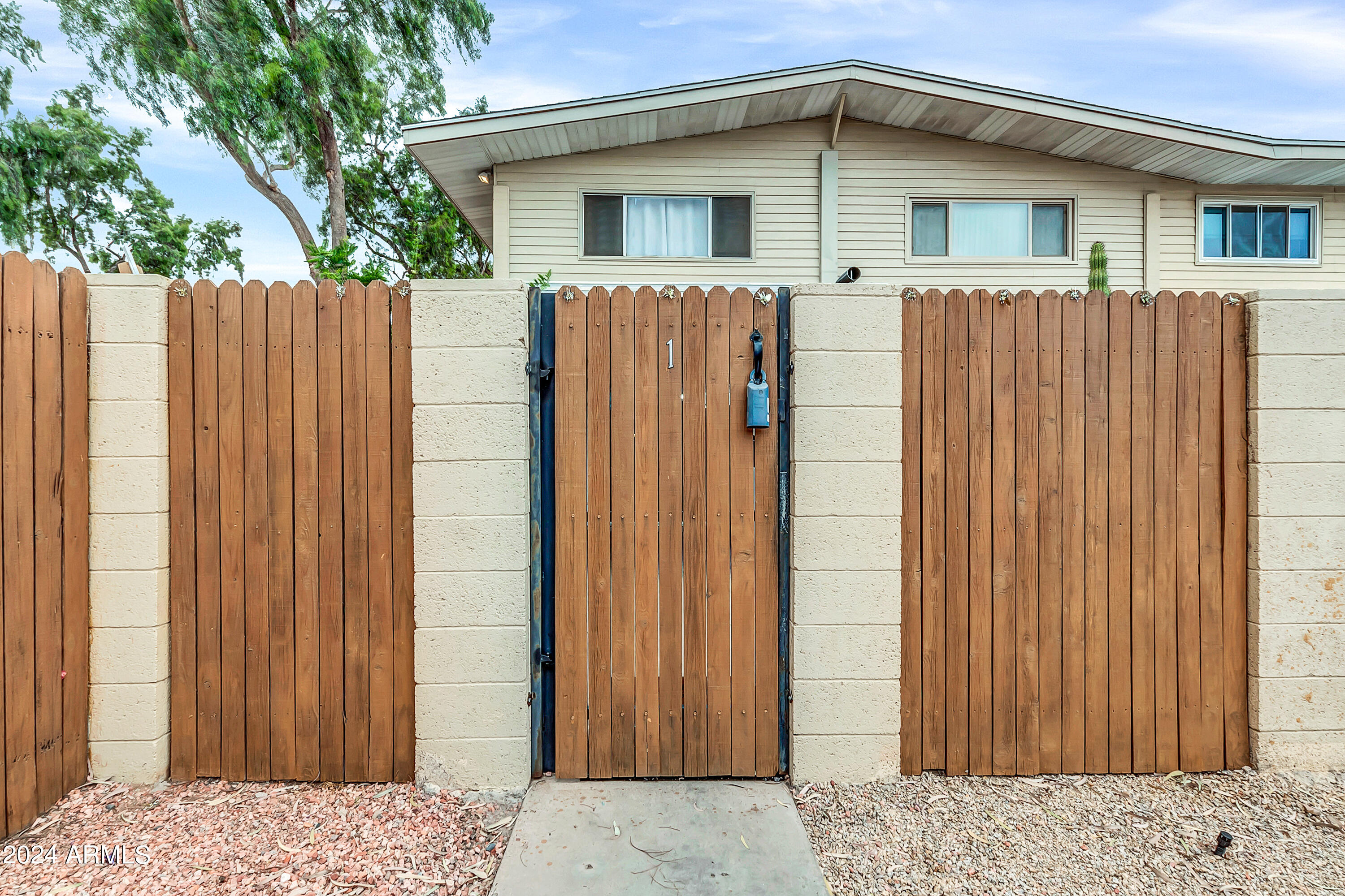 2631 W ROSE Lane # 1 Unit: B-1