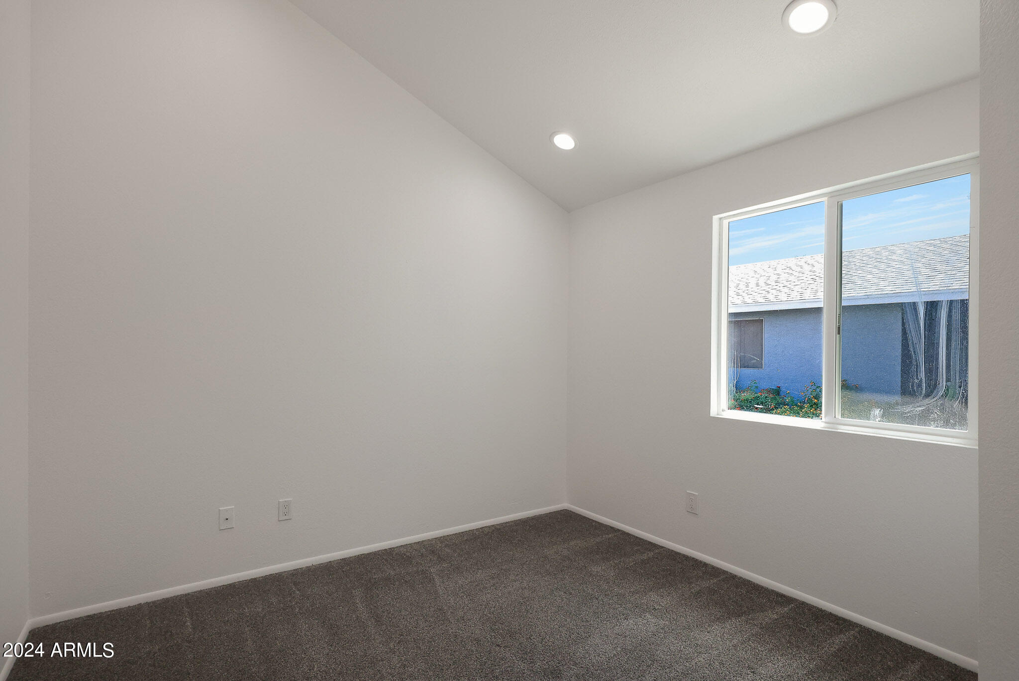 8236 W GREER Avenue