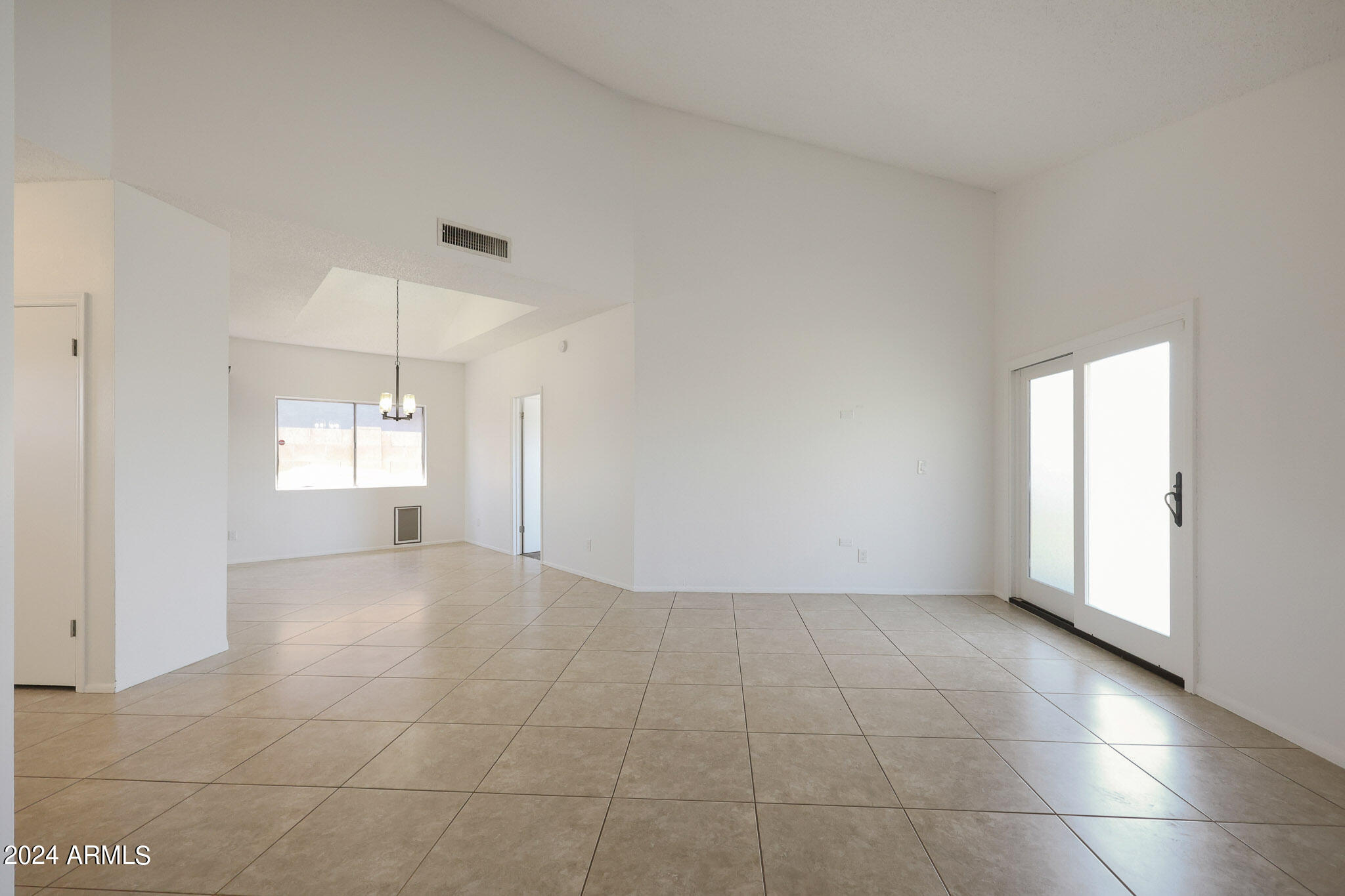 8236 W GREER Avenue