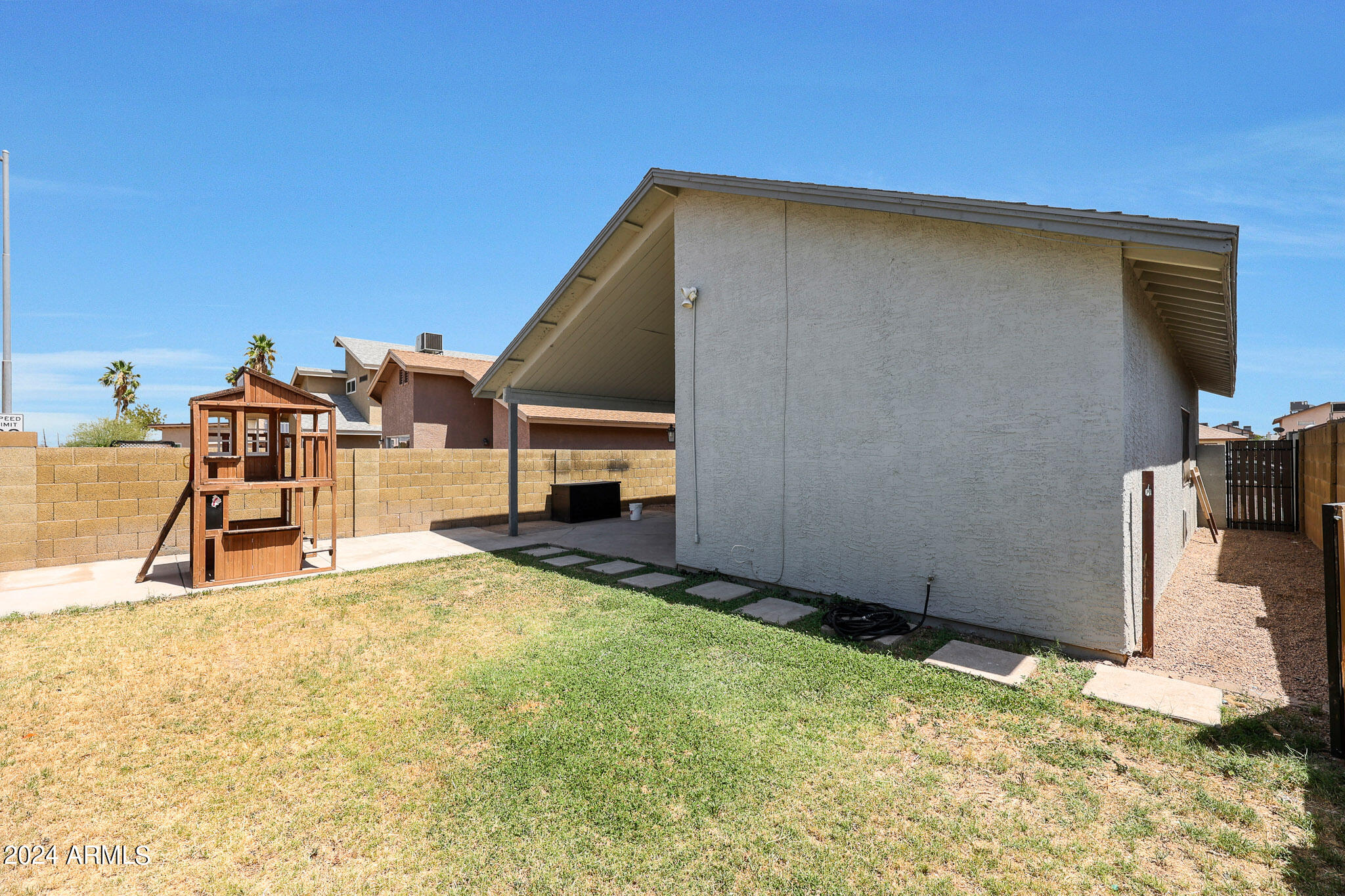 8236 W GREER Avenue