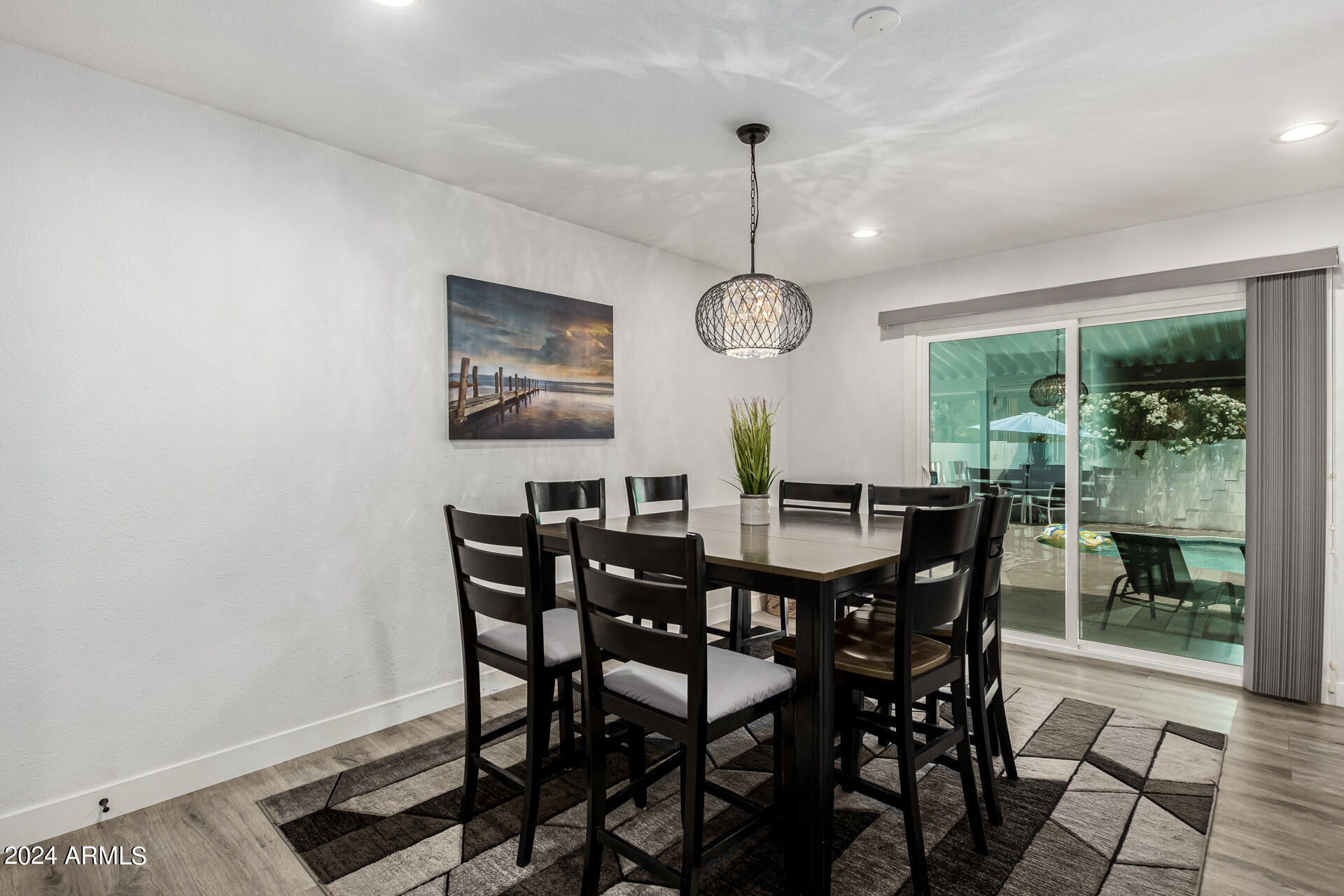 1044 E ALAMEDA Drive