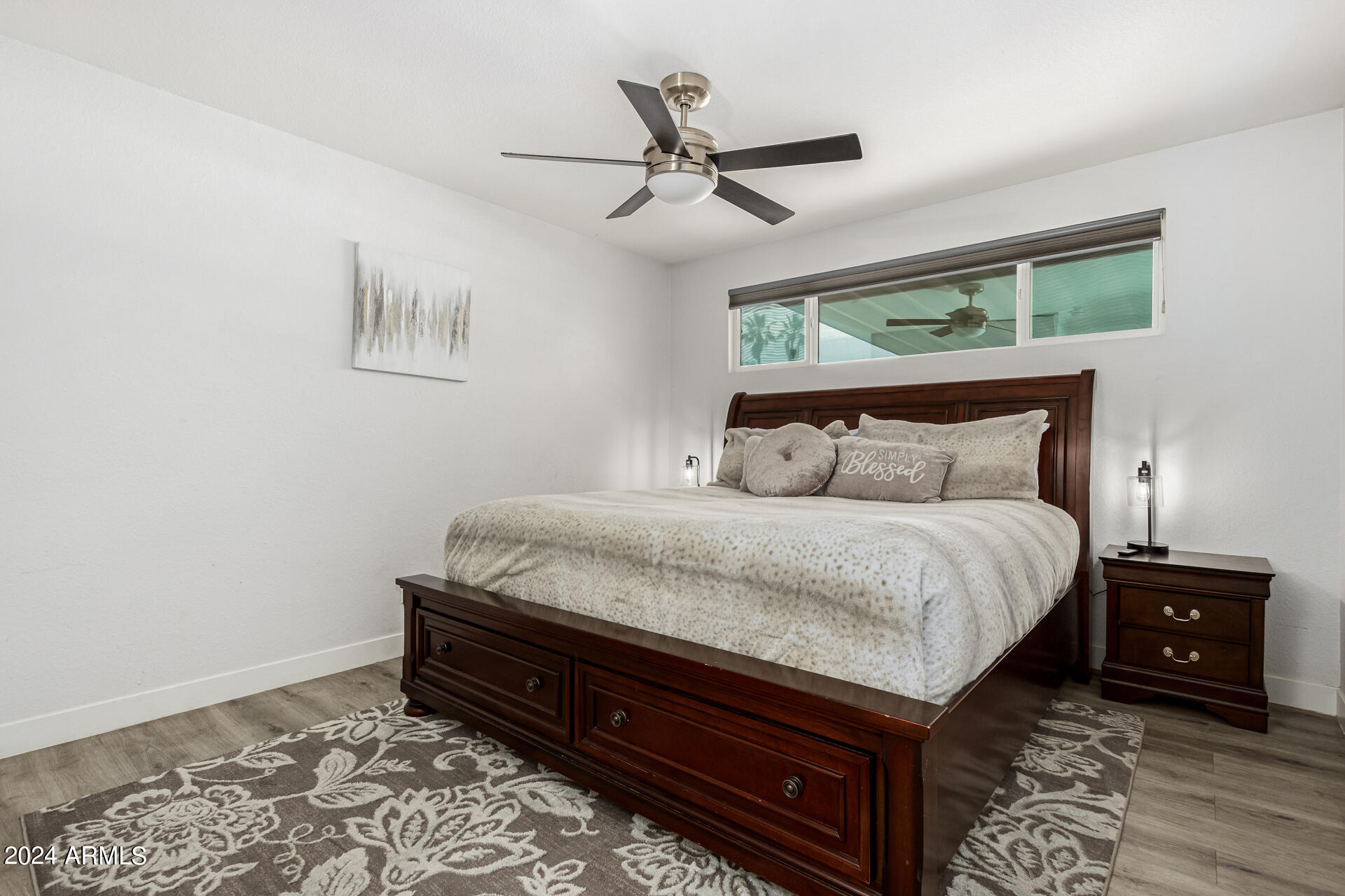 1044 E ALAMEDA Drive