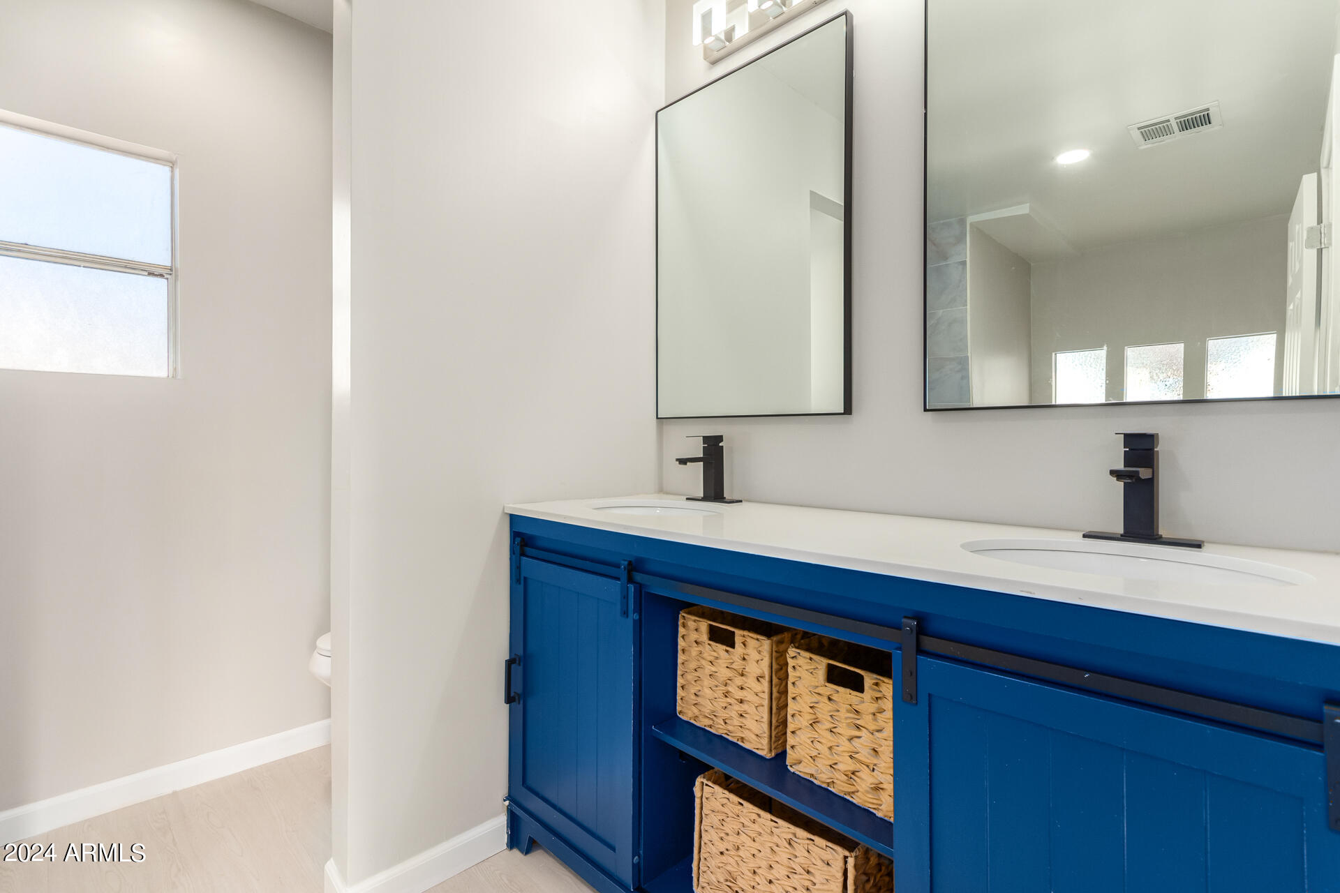 303 E SOUTH MOUNTAIN Avenue # 5