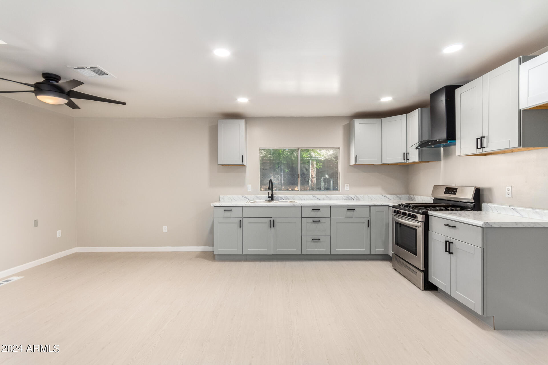 303 E SOUTH MOUNTAIN Avenue # 5