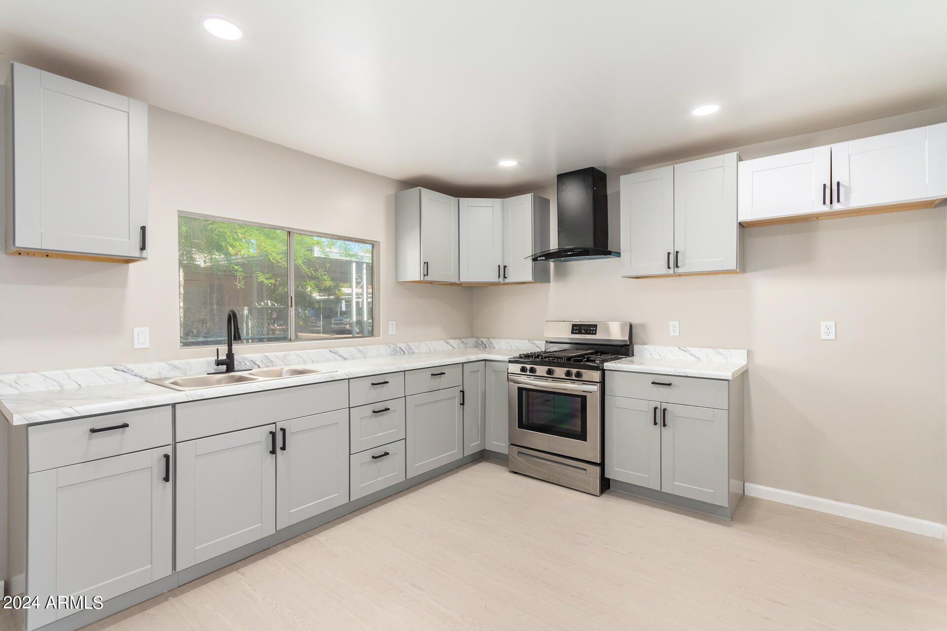 303 E SOUTH MOUNTAIN Avenue # 5