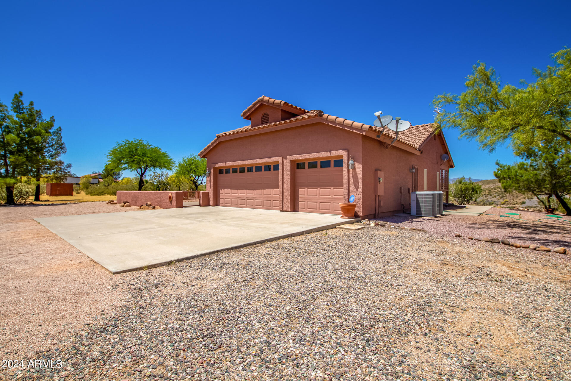 18530 W MOONLIGHT MESA Road
