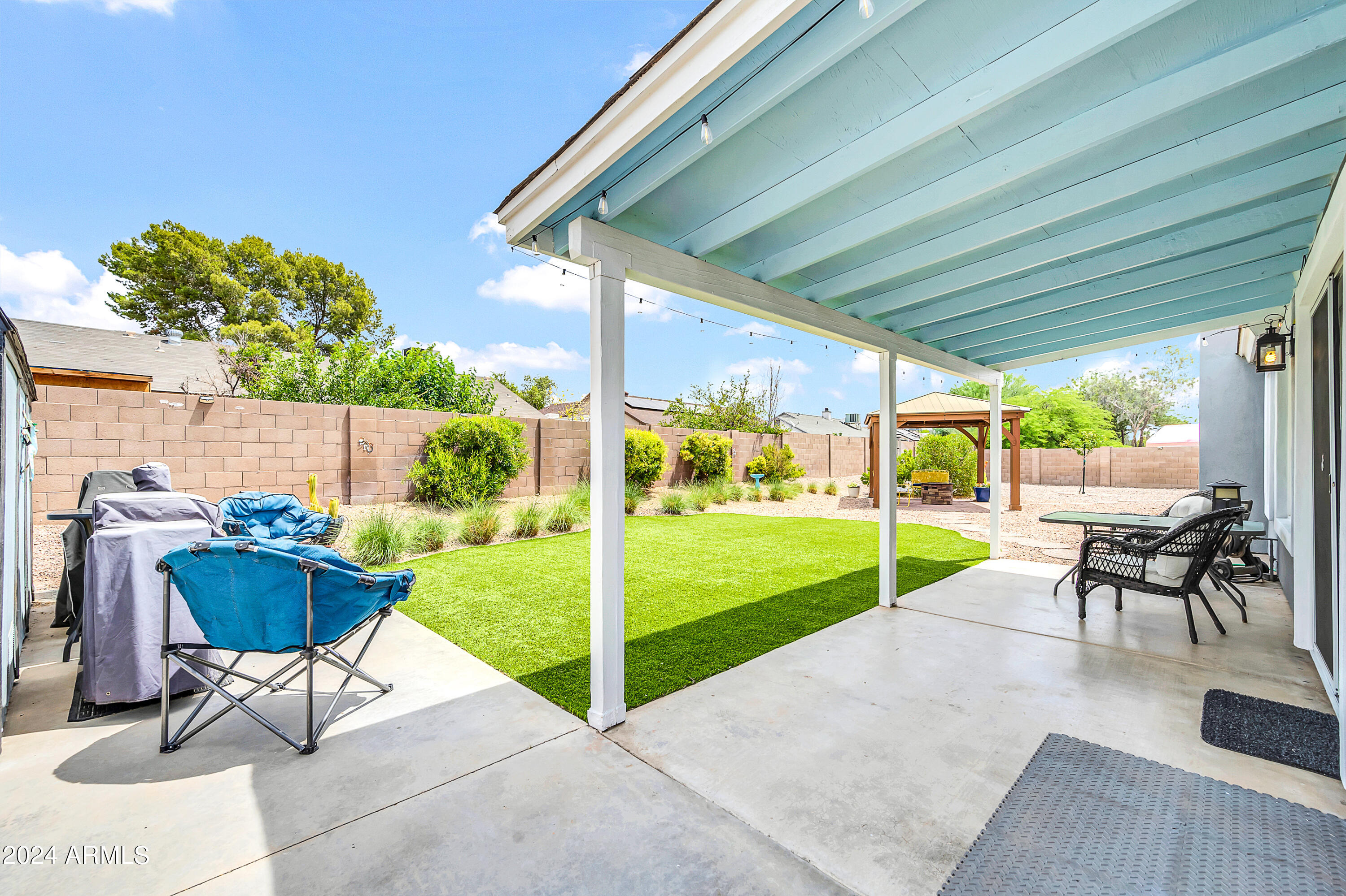 8332 W LARKSPUR Drive