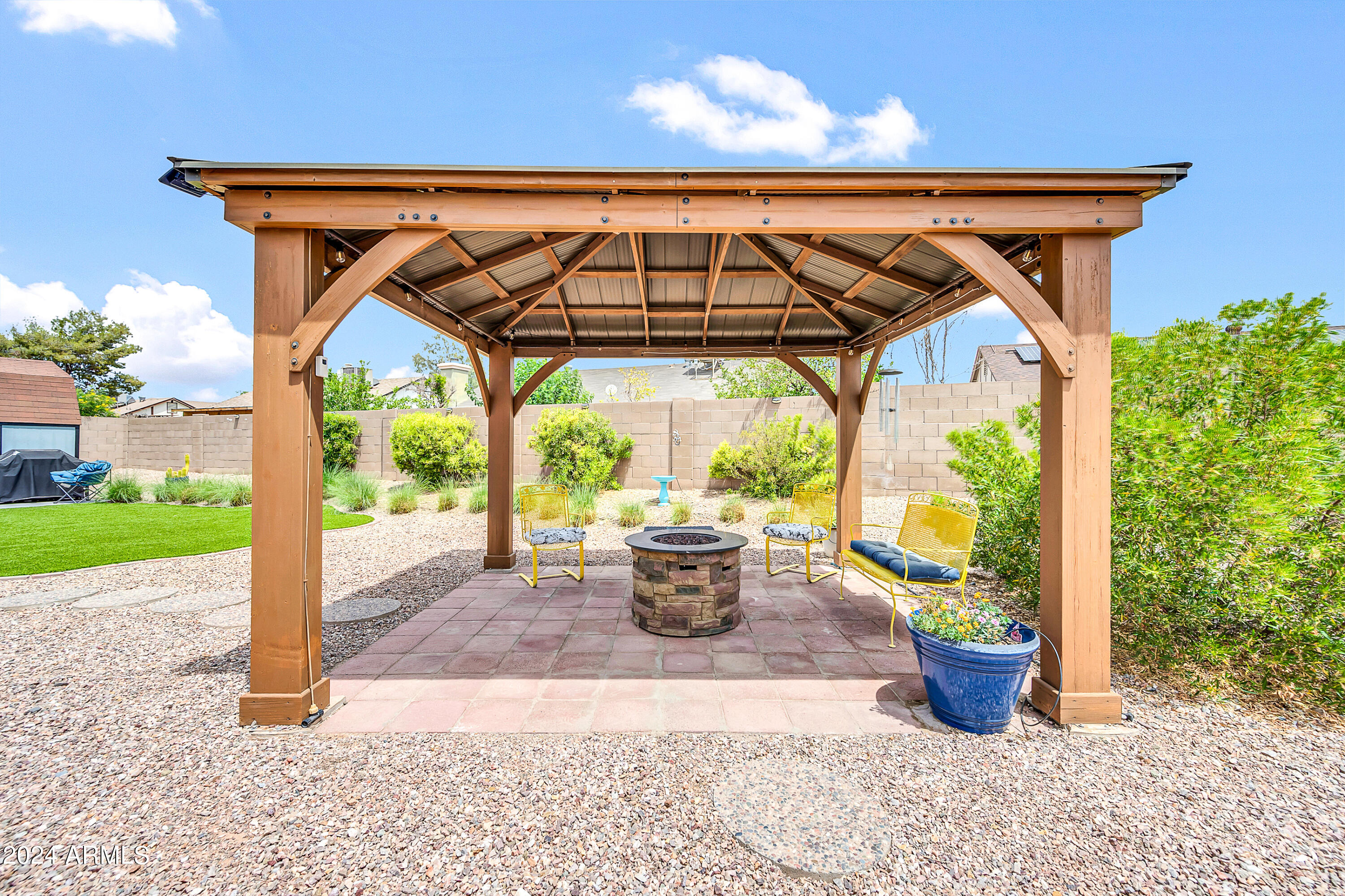 8332 W LARKSPUR Drive