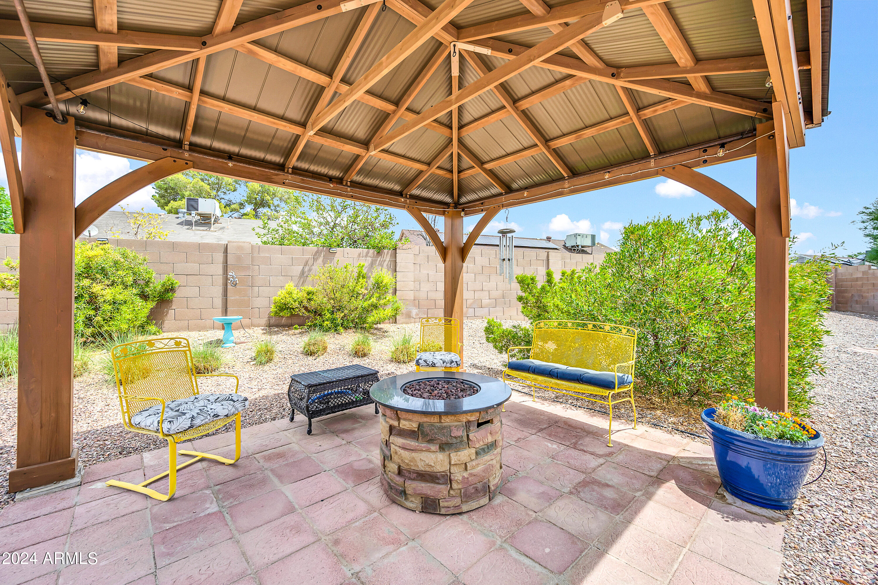 8332 W LARKSPUR Drive