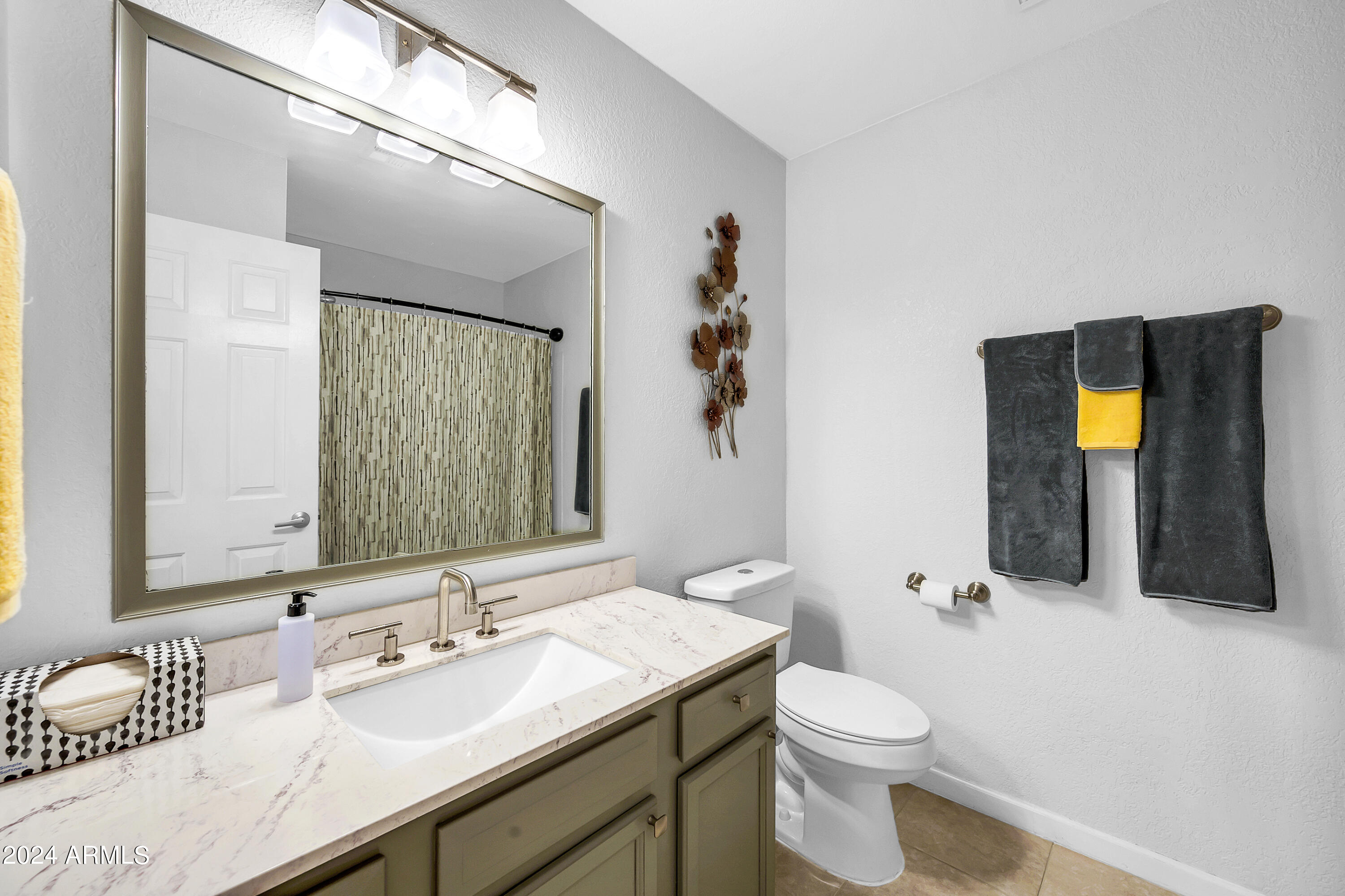 8332 W LARKSPUR Drive