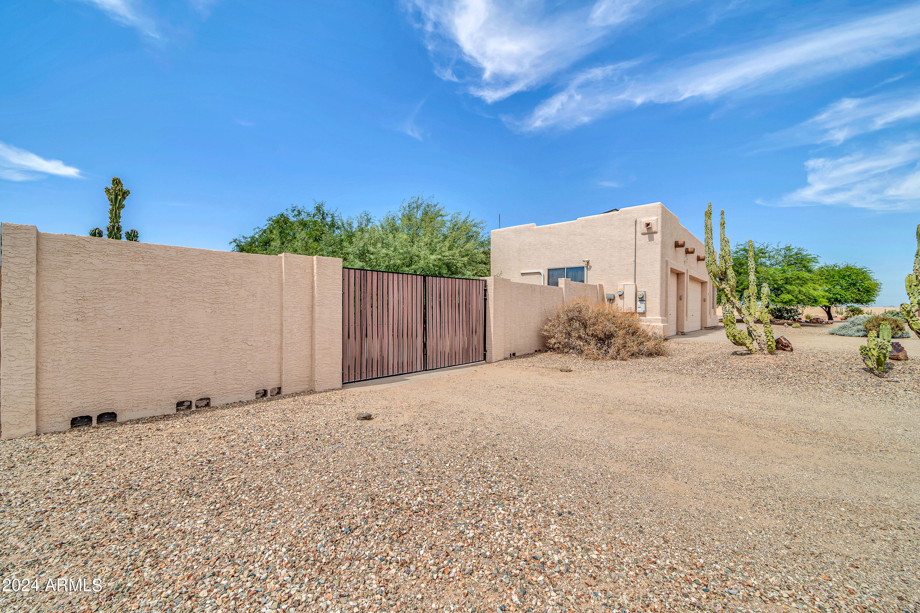 24919 W QUAILS NEST Lane