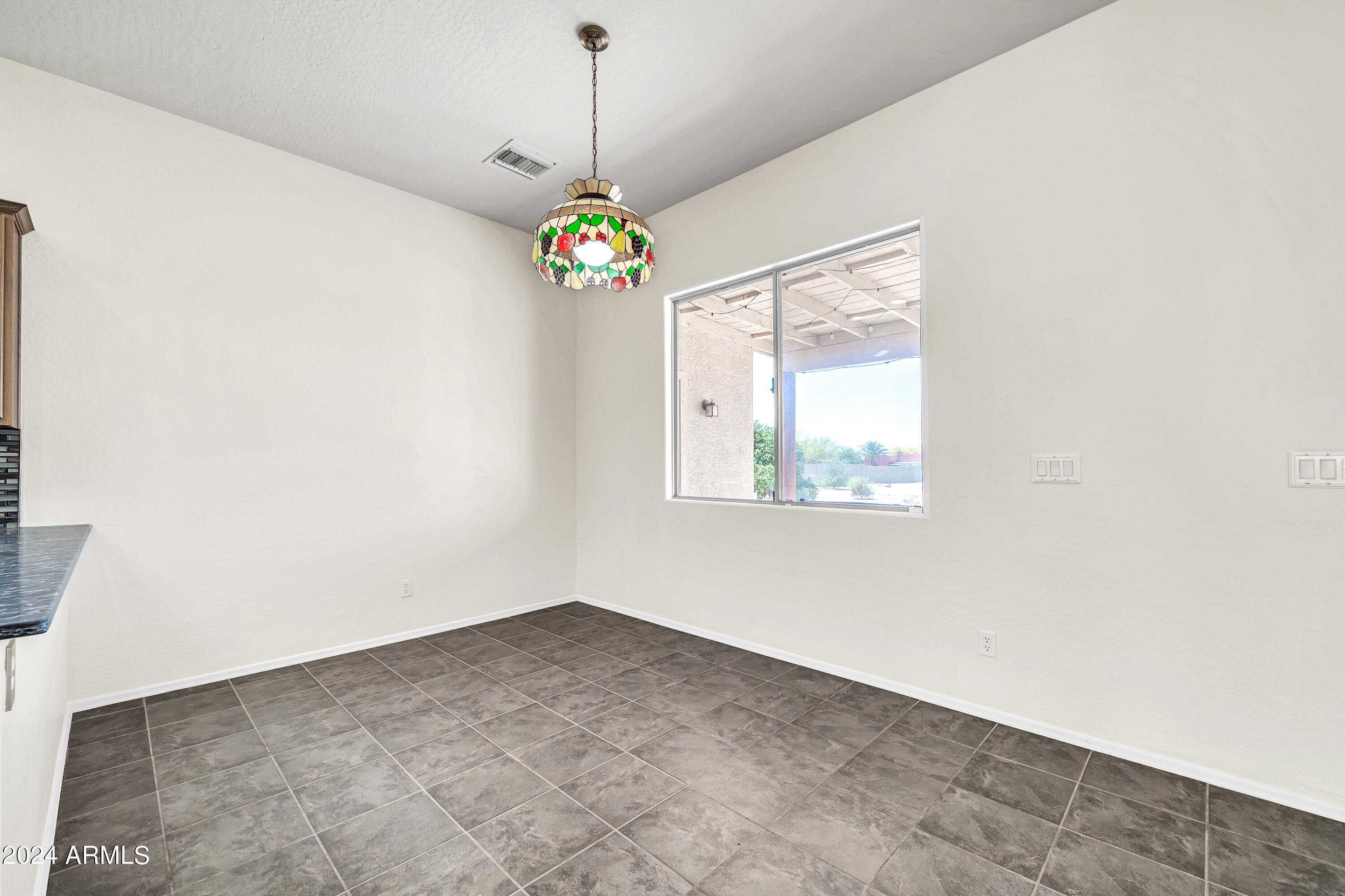 24919 W QUAILS NEST Lane