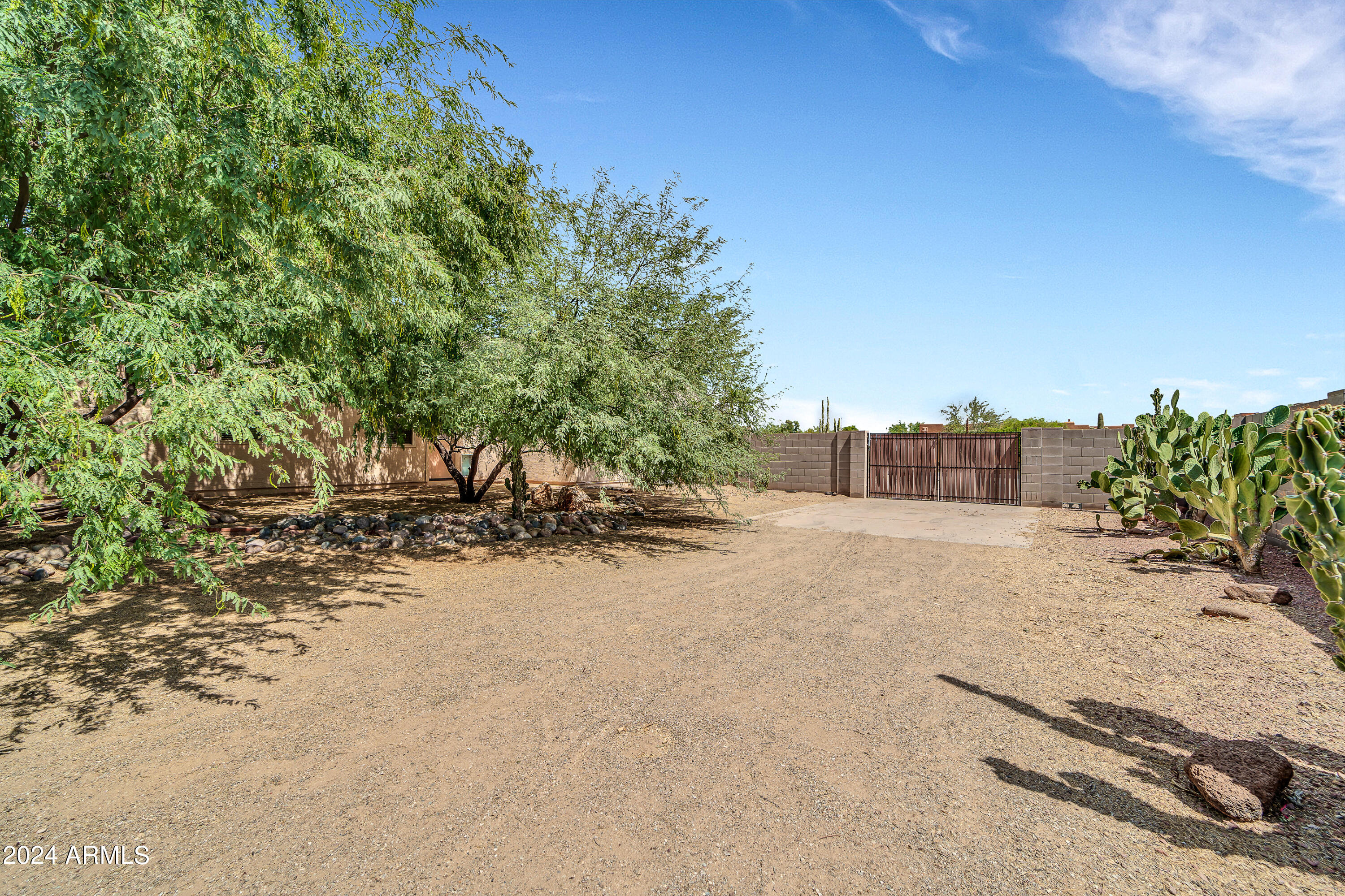 24919 W QUAILS NEST Lane