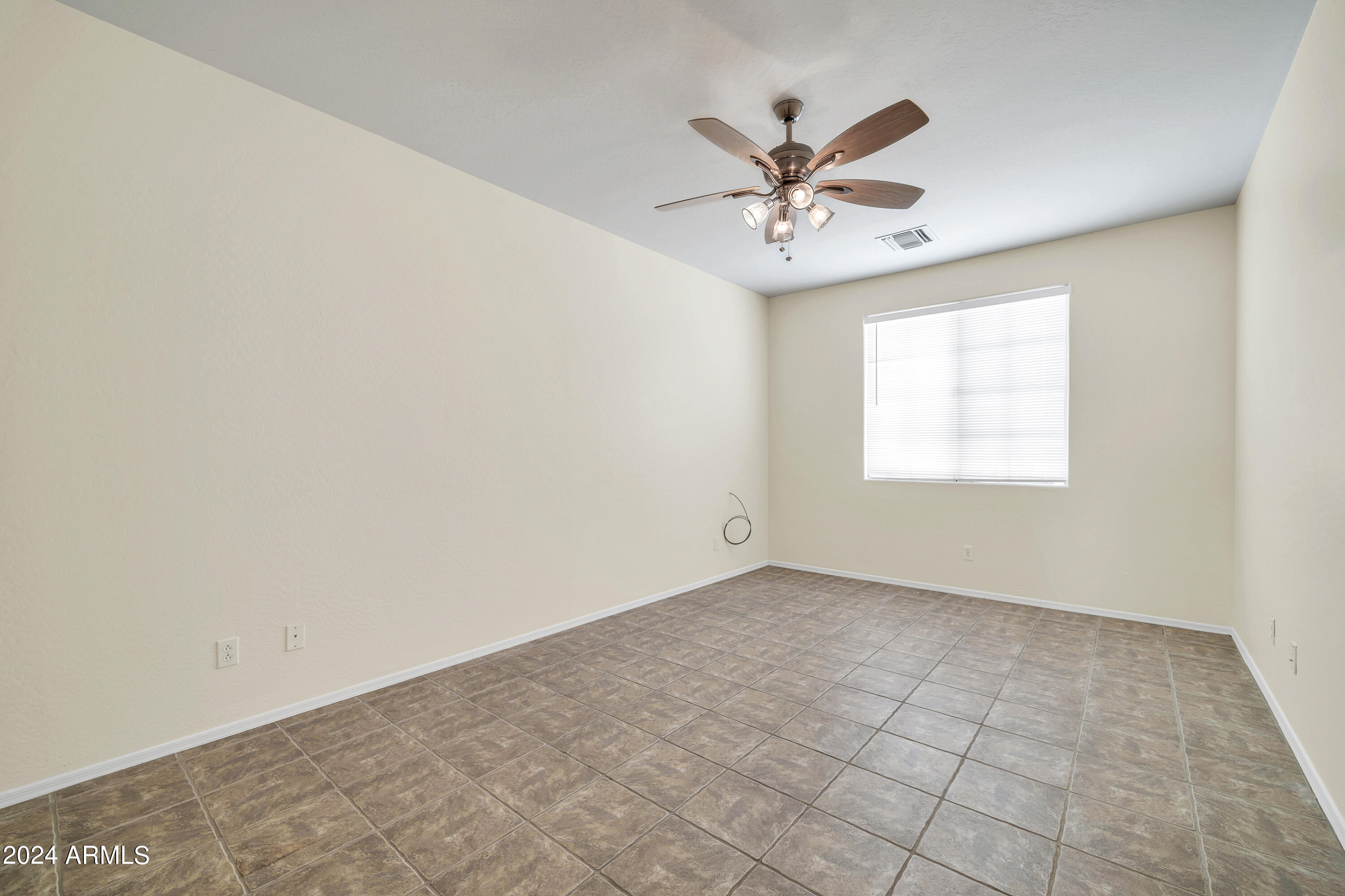 24919 W QUAILS NEST Lane