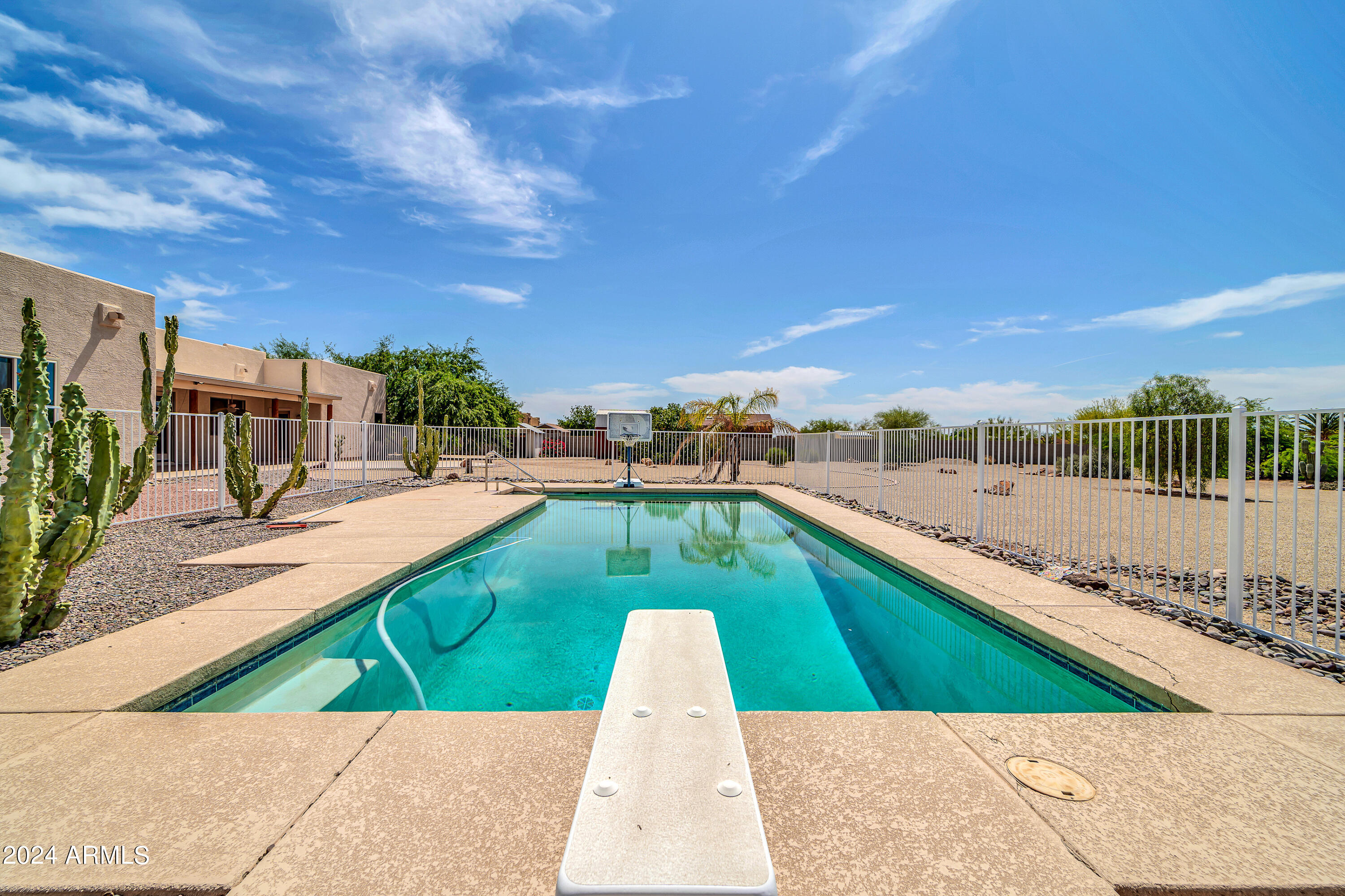24919 W QUAILS NEST Lane