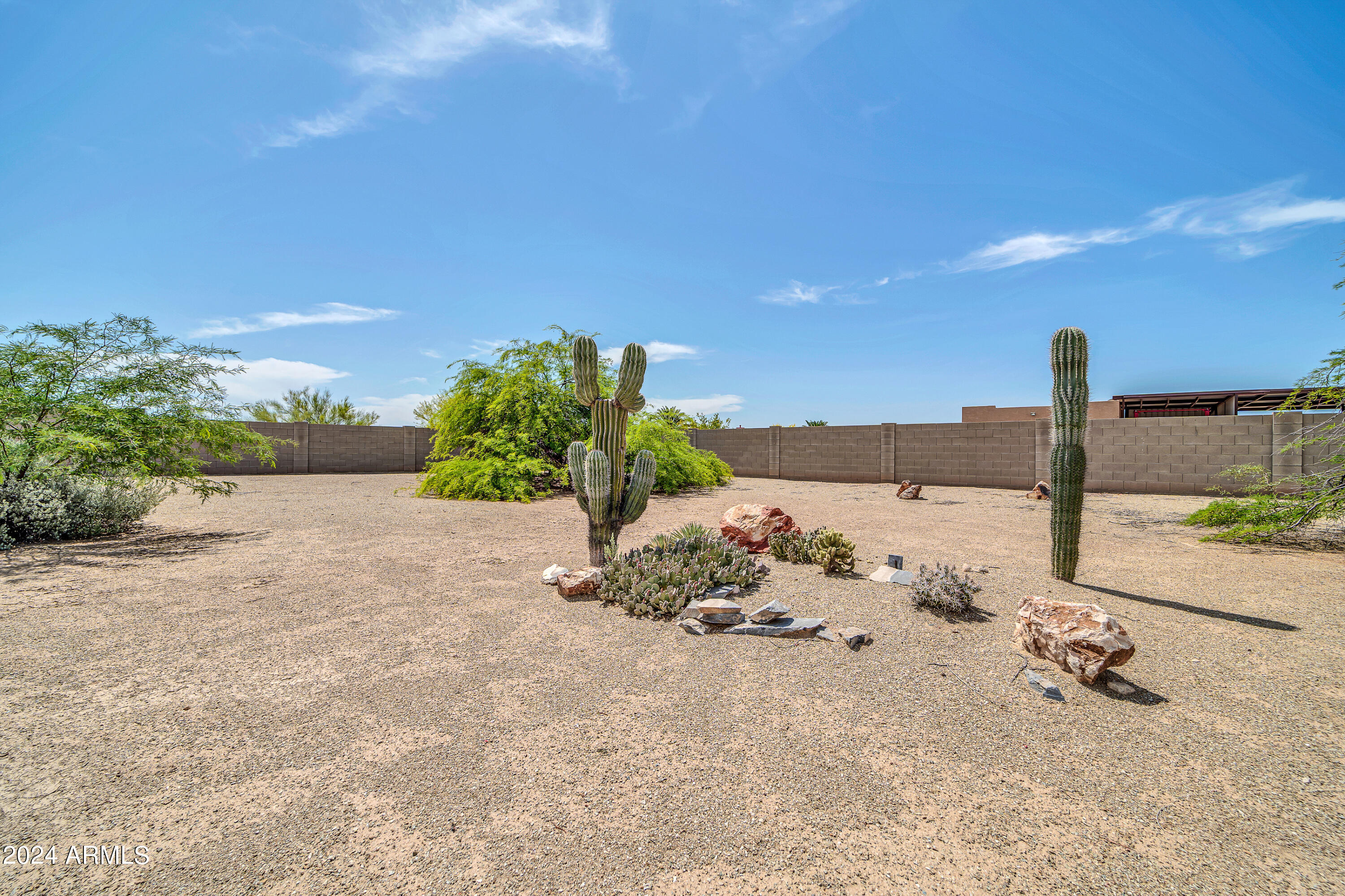 24919 W QUAILS NEST Lane