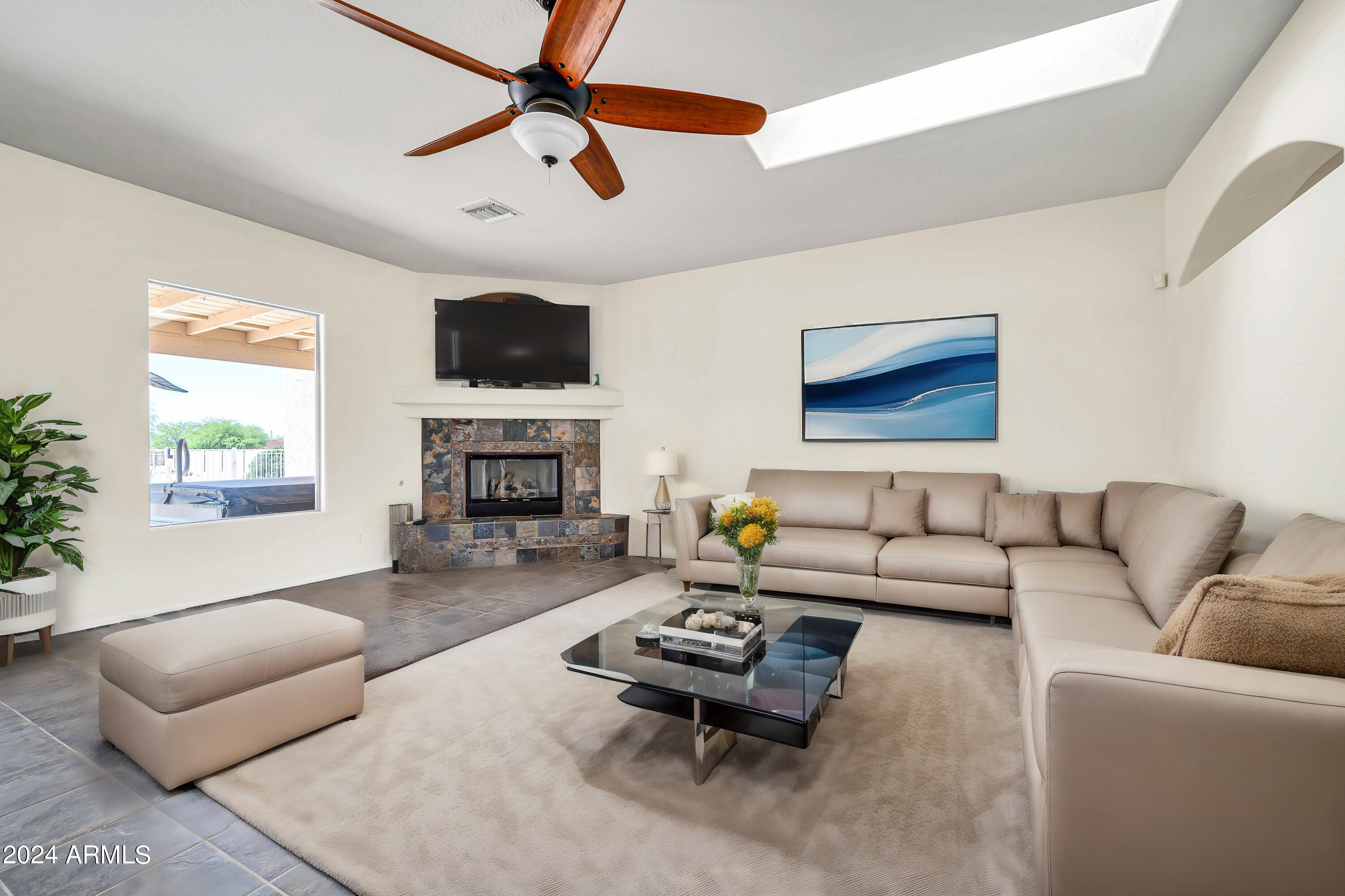 24919 W QUAILS NEST Lane