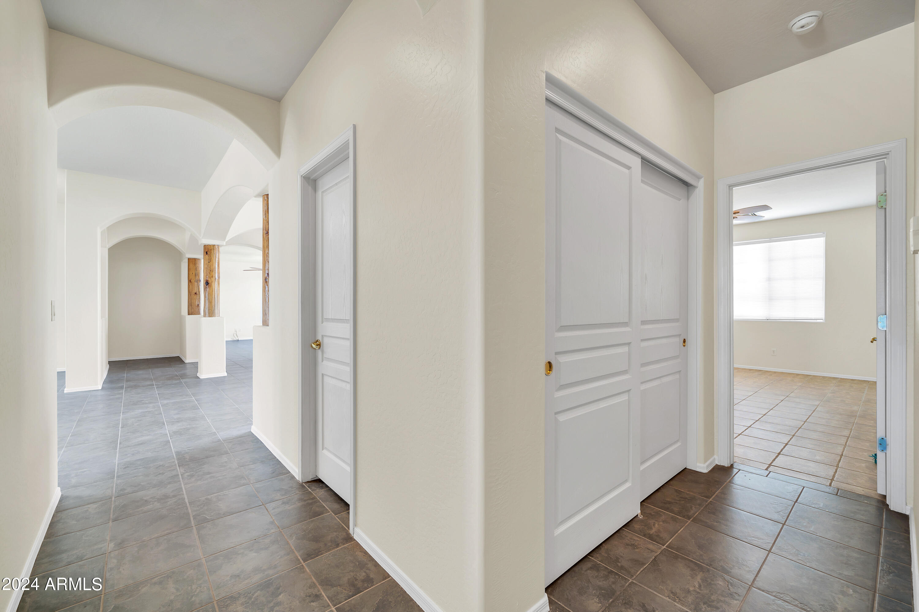 24919 W QUAILS NEST Lane
