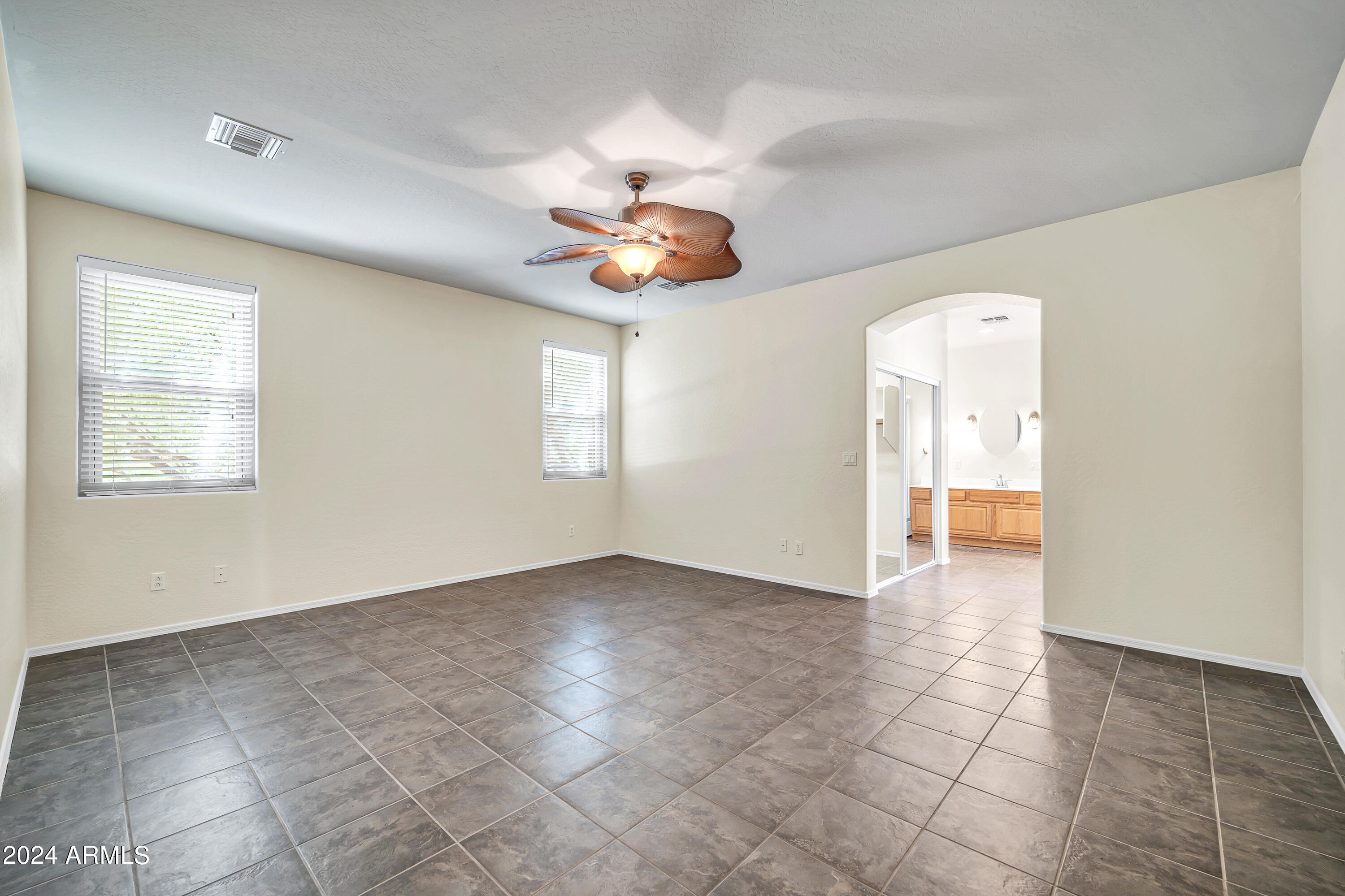 24919 W QUAILS NEST Lane