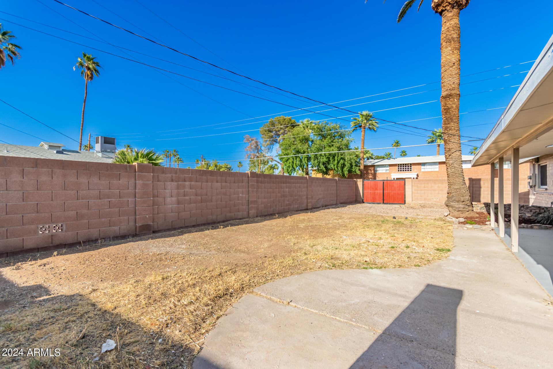 1702 W COOLIDGE Street