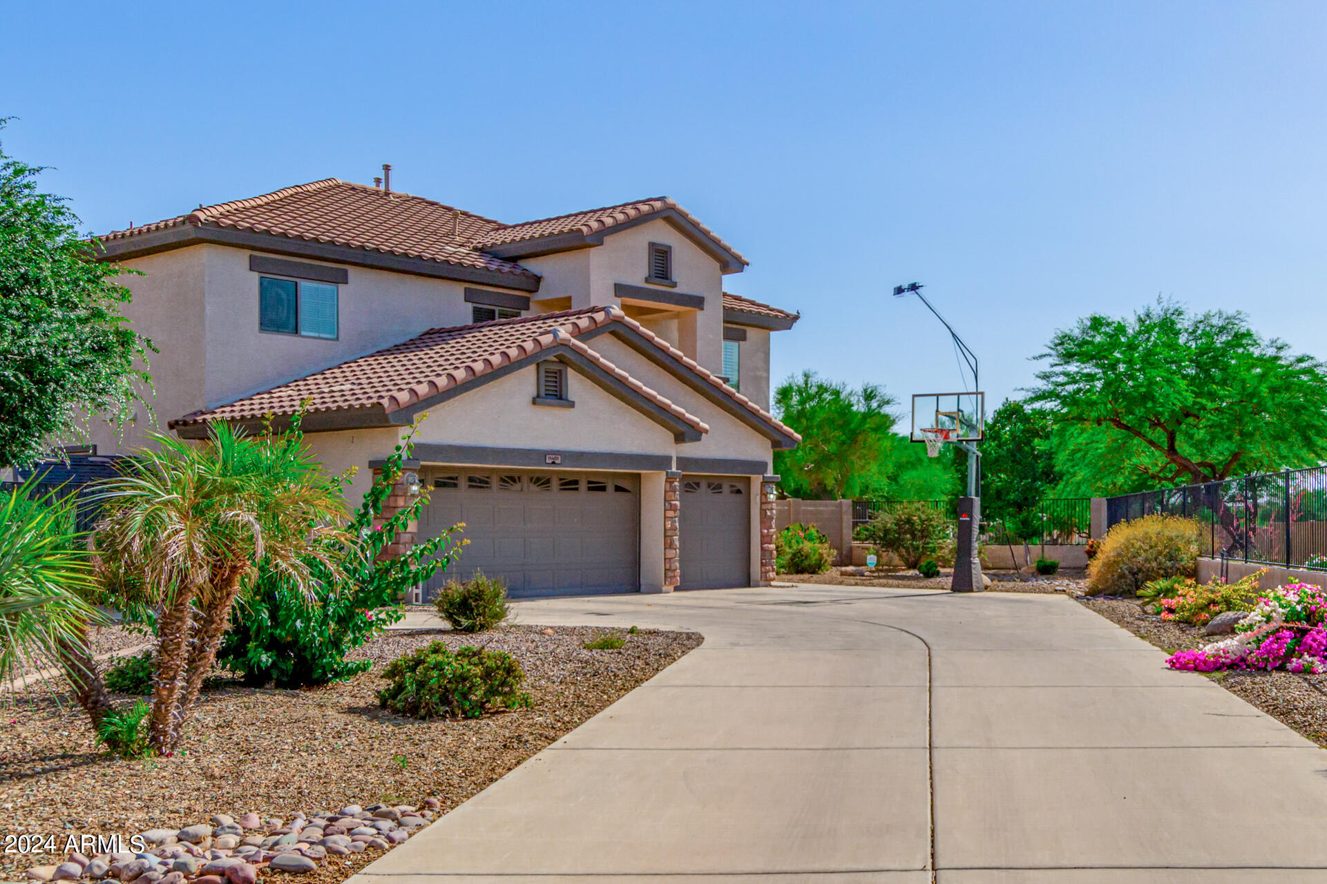 11401 E SHERIDAN Circle