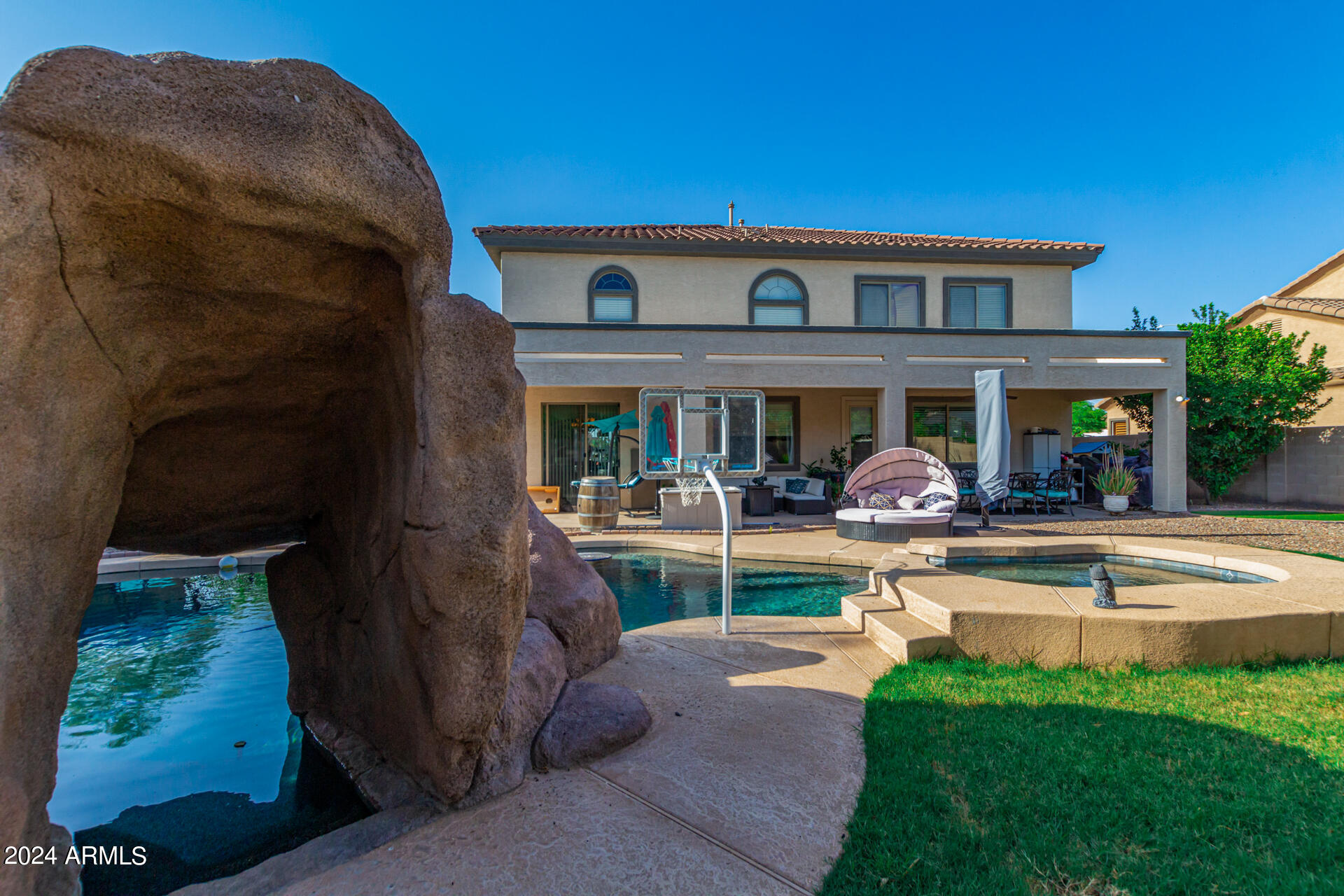 11401 E SHERIDAN Circle