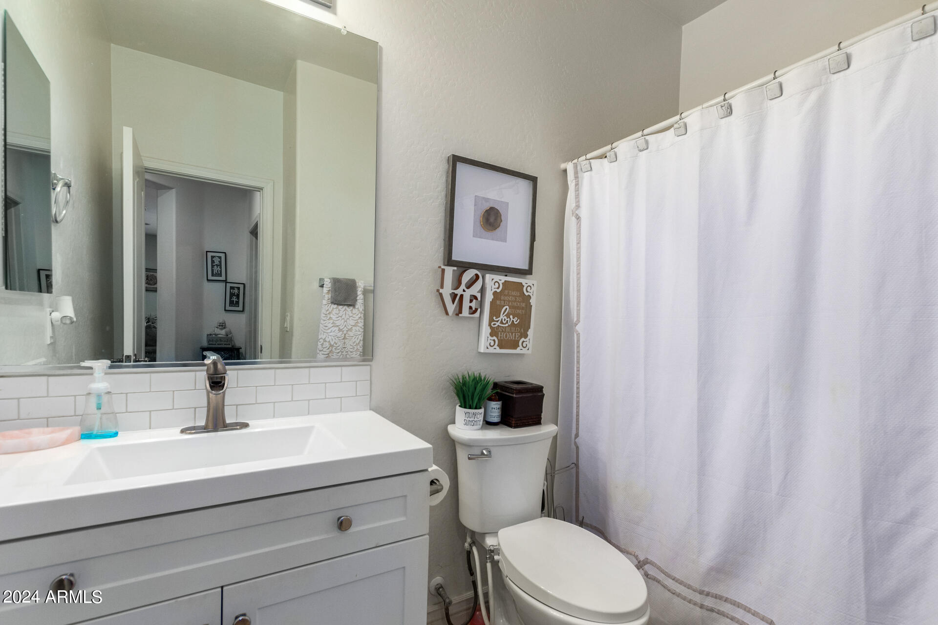 11401 E SHERIDAN Circle