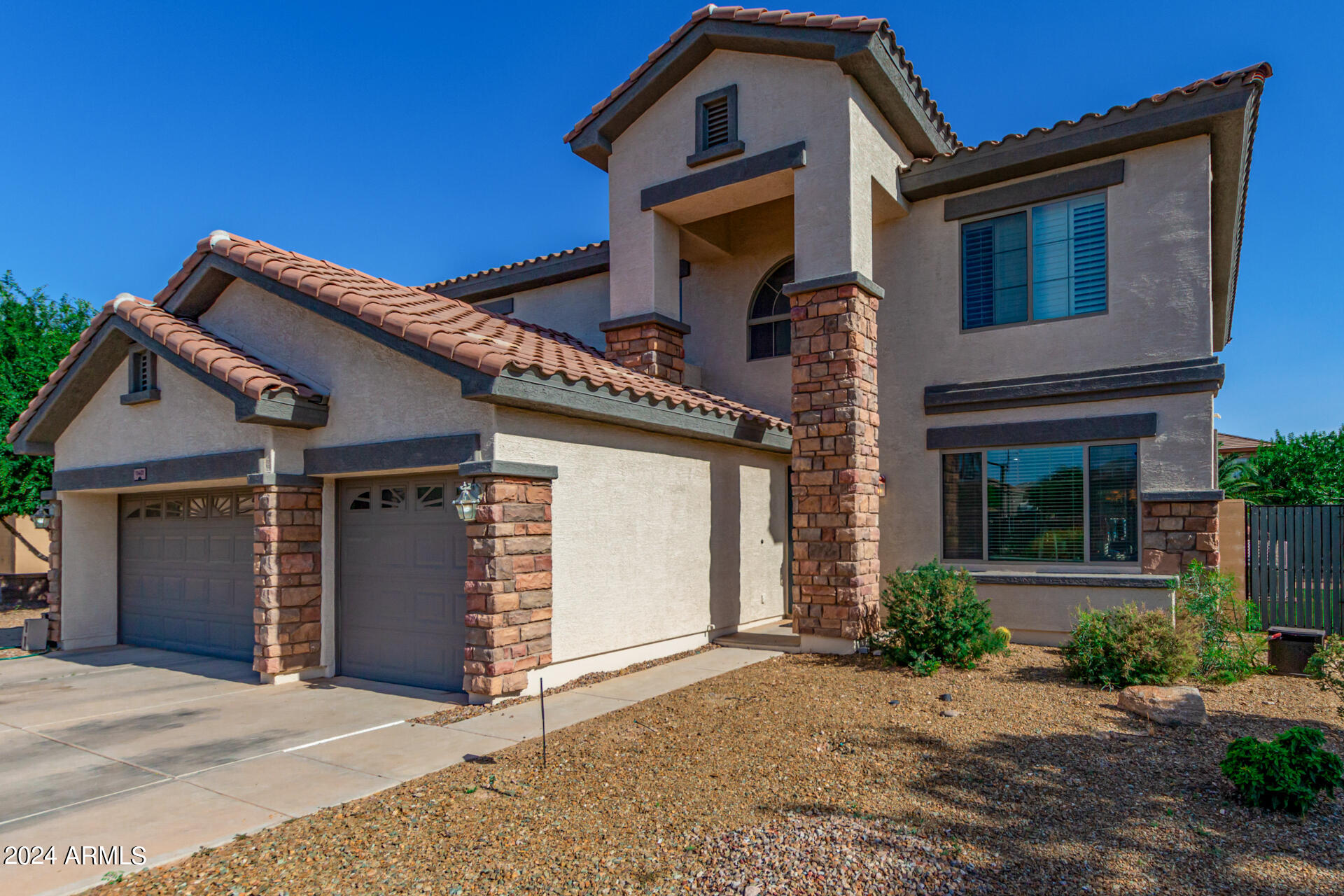 11401 E SHERIDAN Circle