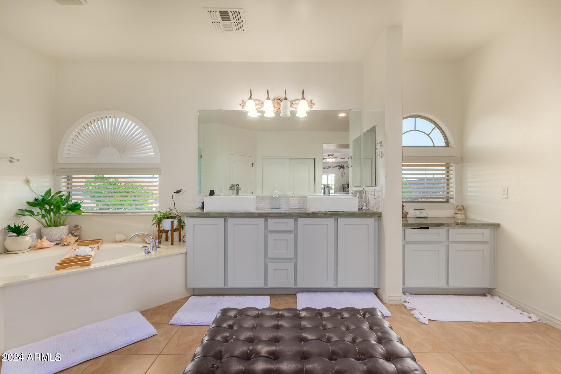 11401 E SHERIDAN Circle